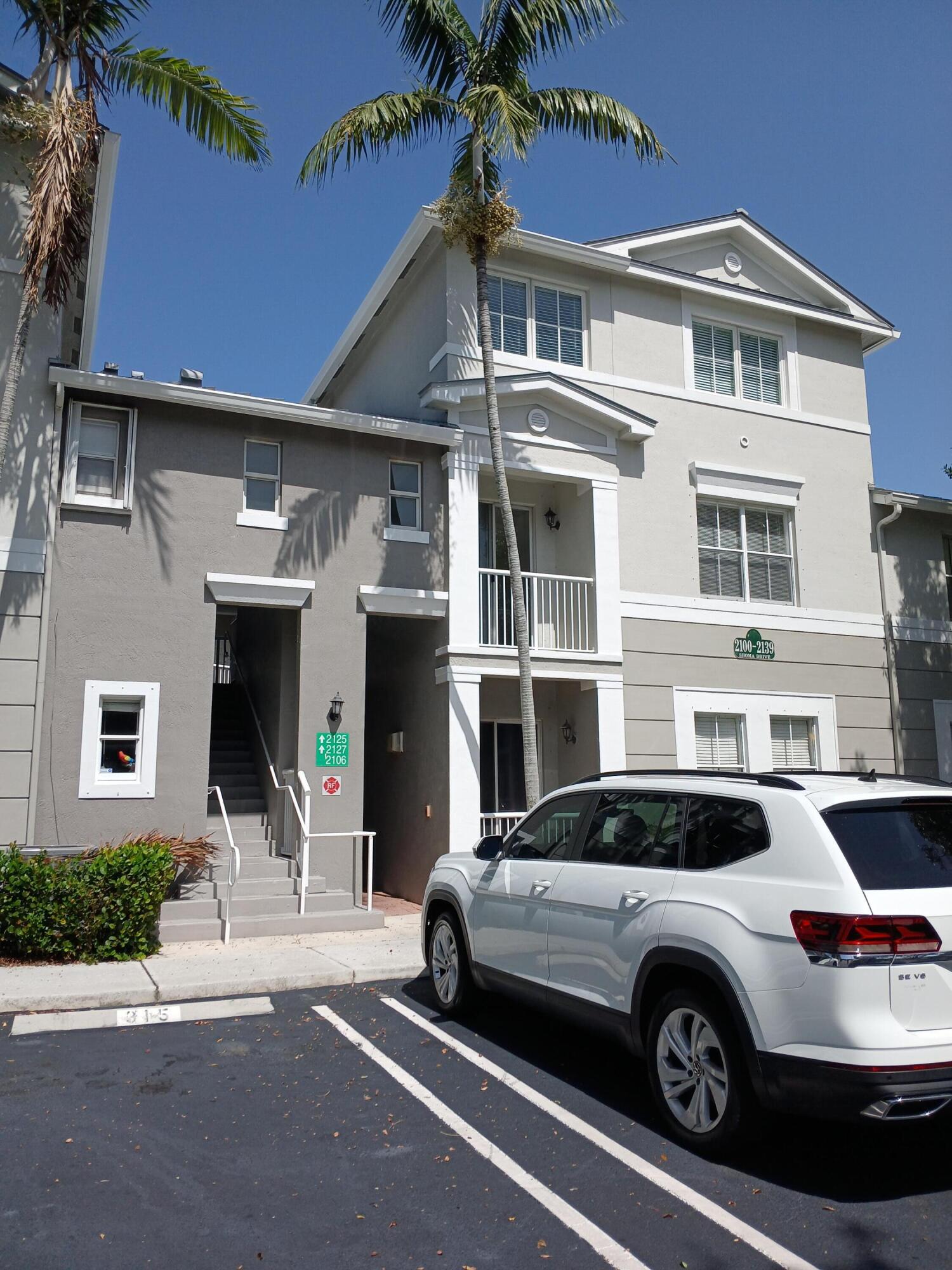 Foto de propiedad en 2127 Shoma Drive, Royal Palm Beach, FL 33414 Royal Palm Beach con MLS# 