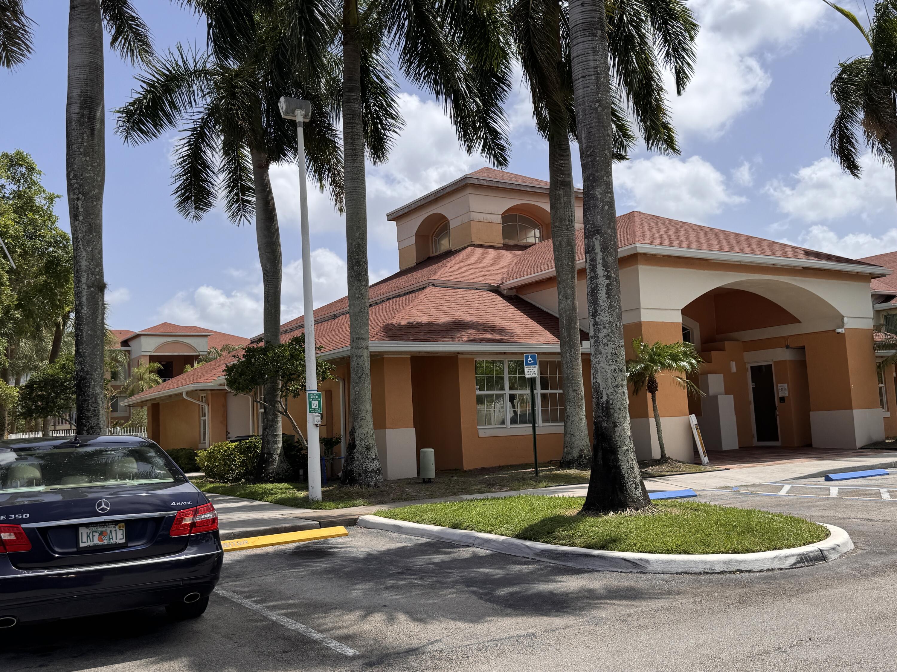 Foto de propiedad en 6936 SW 39th Street D203, Davie, FL 33314 Davie con MLS# 