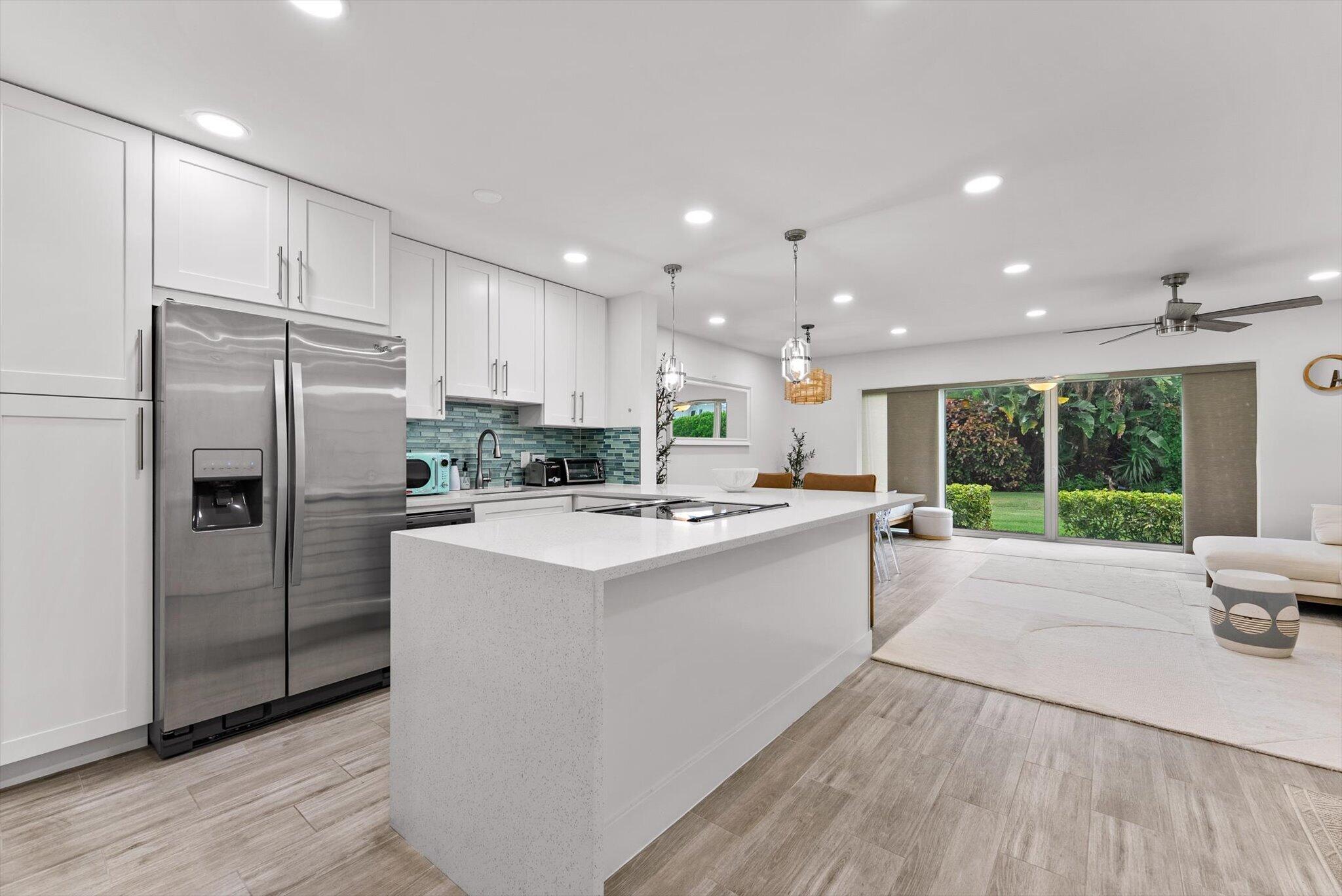 Foto de propiedad en 5720 Old Ocean Boulevard 4w, Ocean Ridge, FL 33435 Ocean Ridge con MLS# 