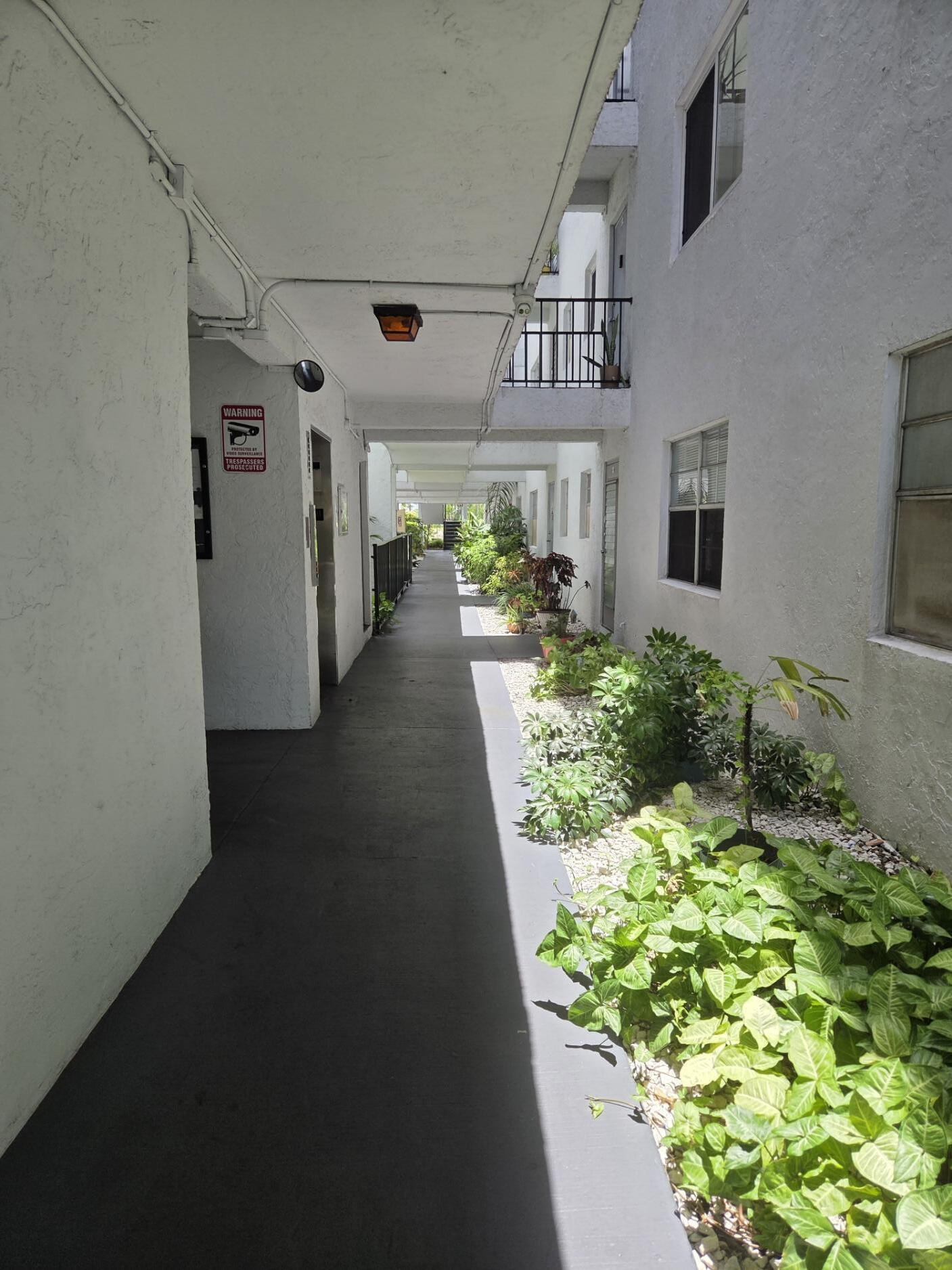 Foto de propiedad en 2998 Sunrise Lakes Drive E 411, Sunrise, FL 33322 Sunrise con MLS# 