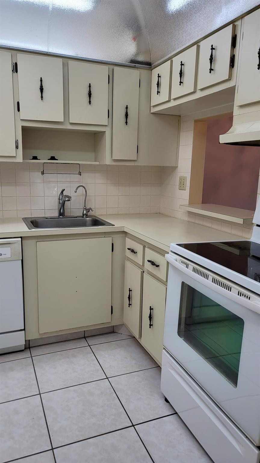 Foto de propiedad en 4394 NW 9th Avenue 20-3G, Deerfield Beach, FL 33064 Deerfield Beach con MLS# 
