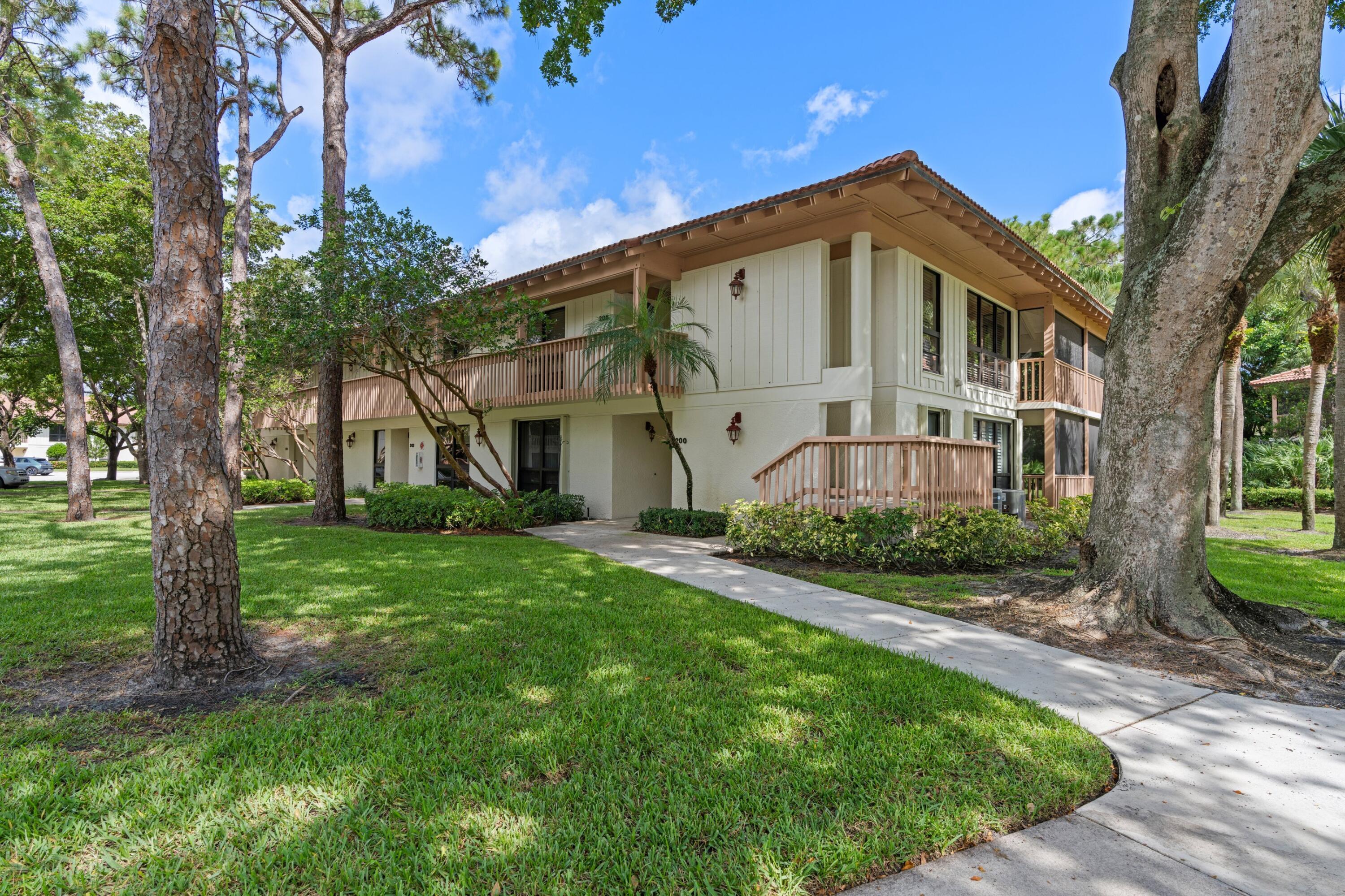 Foto de propiedad en 200 Brackenwood Terrace, Palm Beach Gardens, FL 33418 Palm Beach Gardens con MLS# 
