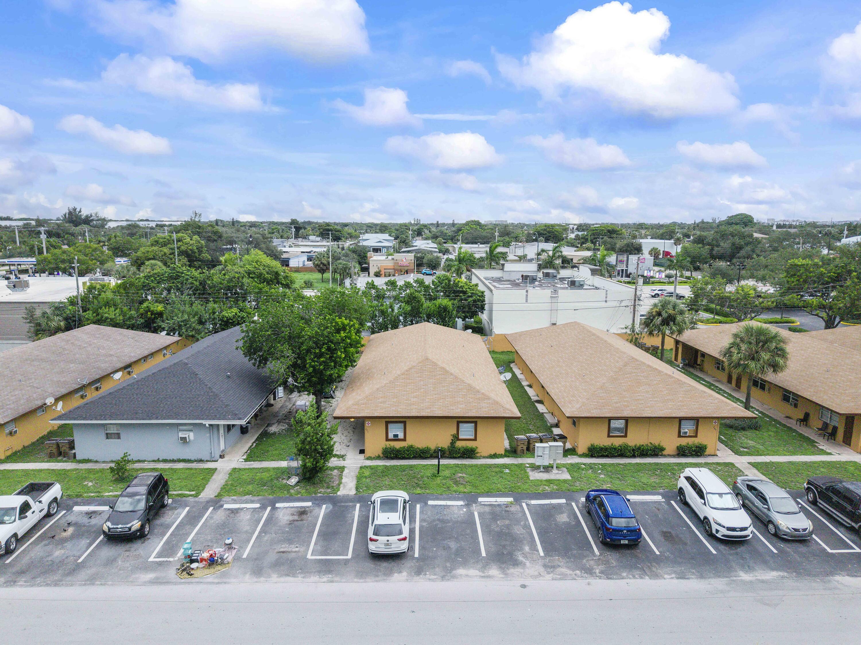 Foto de propiedad en 279 SW 1st Street #2, Deerfield Beach, FL 33441 Deerfield Beach con MLS# 