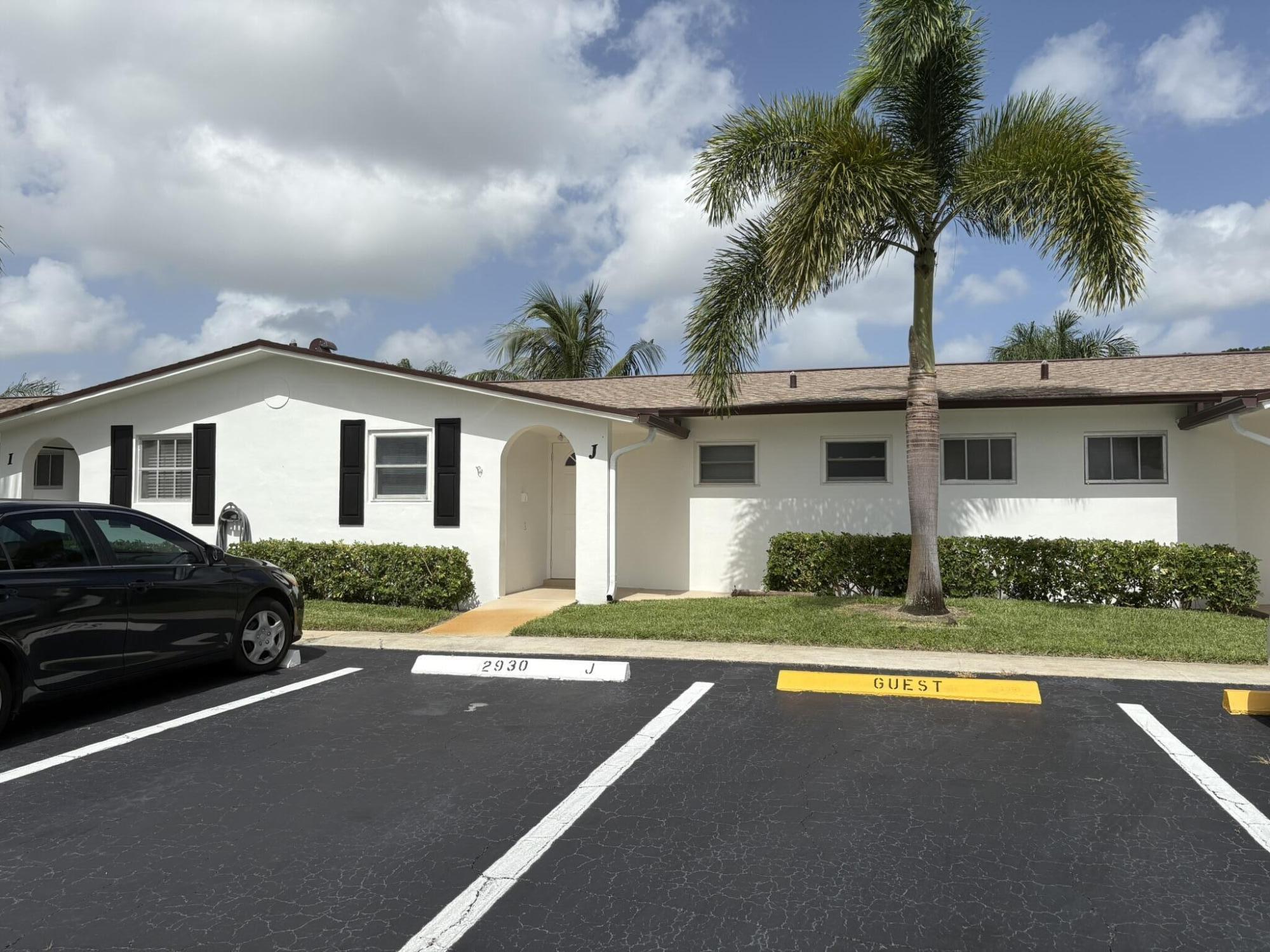 Foto de propiedad en 2930 CROSLEY Drive E J, West Palm Beach, FL 33415 West Palm Beach con MLS# 