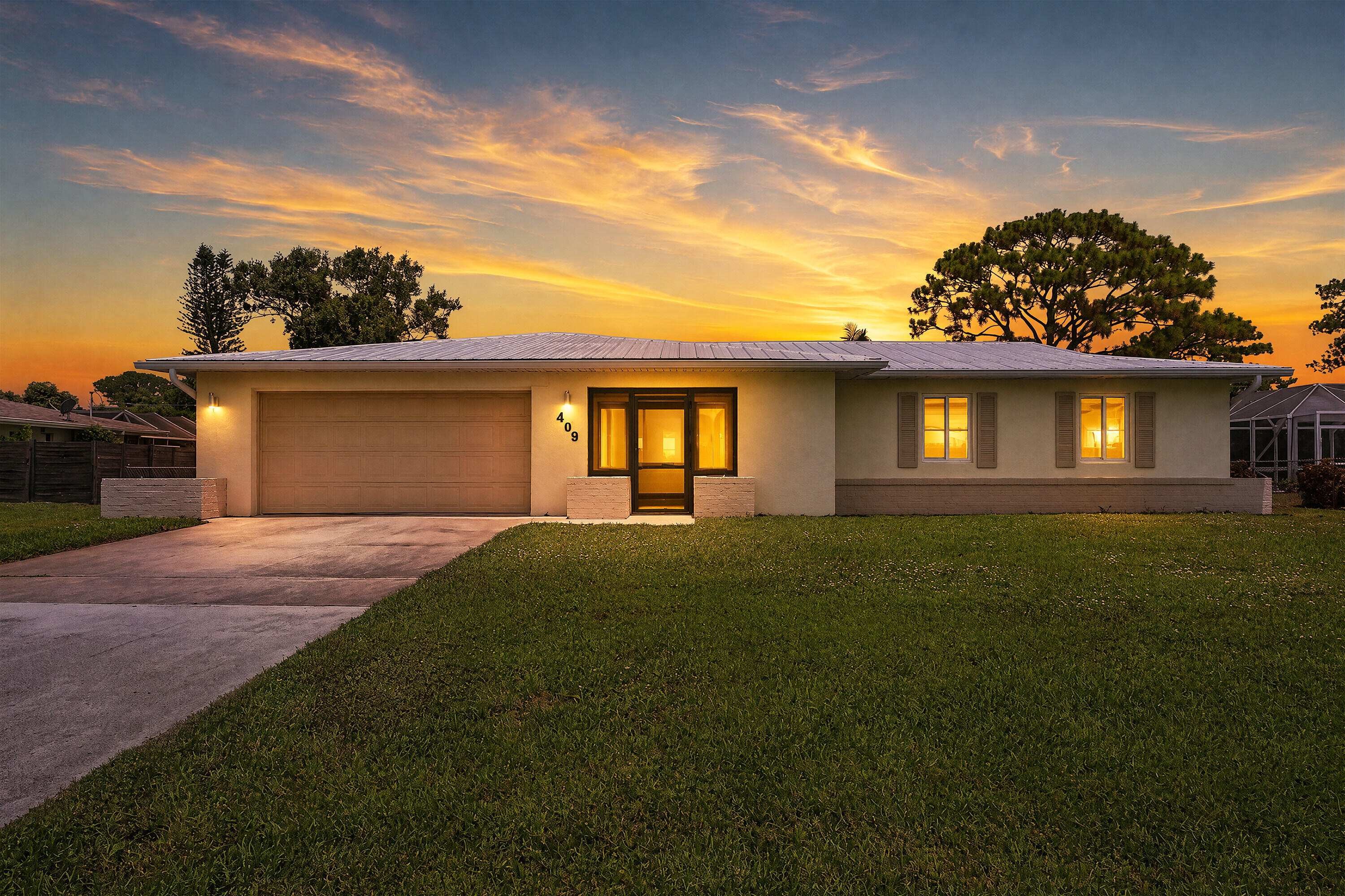Vendido 409 SE Gasparilla Avenue, Port St. Lucie, FL 34983, Port St. Lucie, FL 34983