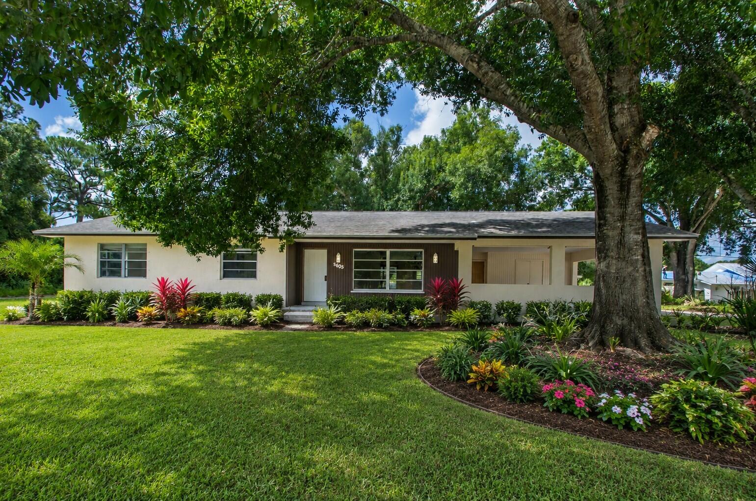 AI ENHANCED LANDSCAPING TO SHOW HOW THE HOME COULD LOOK