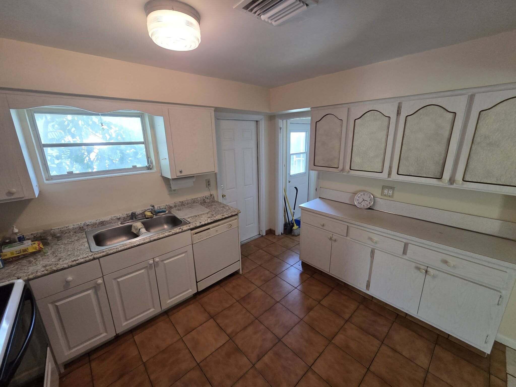 Foto de propiedad en 207 SE 7th Street, Dania Beach, FL 33004 Dania Beach con MLS# 