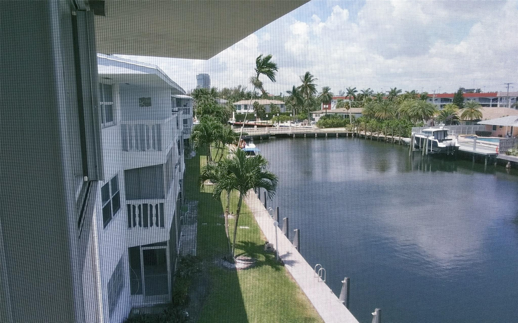 Foto de propiedad en 460 Paradise Isle Boulevard 301, Hallandale Beach, FL 33009 Hallandale Beach con MLS# 