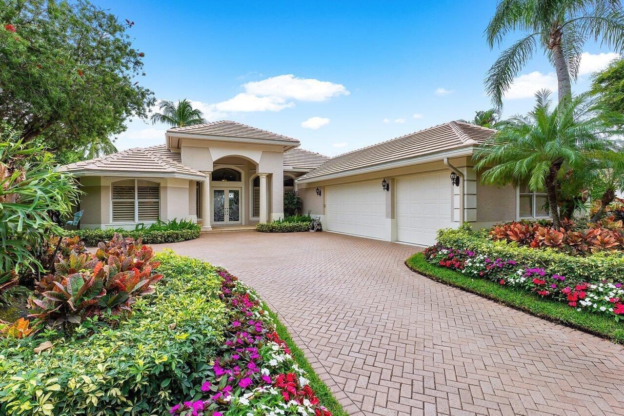 Foto de propiedad en 3 Bermuda Lake Drive, Palm Beach Gardens, FL 33418 Palm Beach Gardens con MLS# 