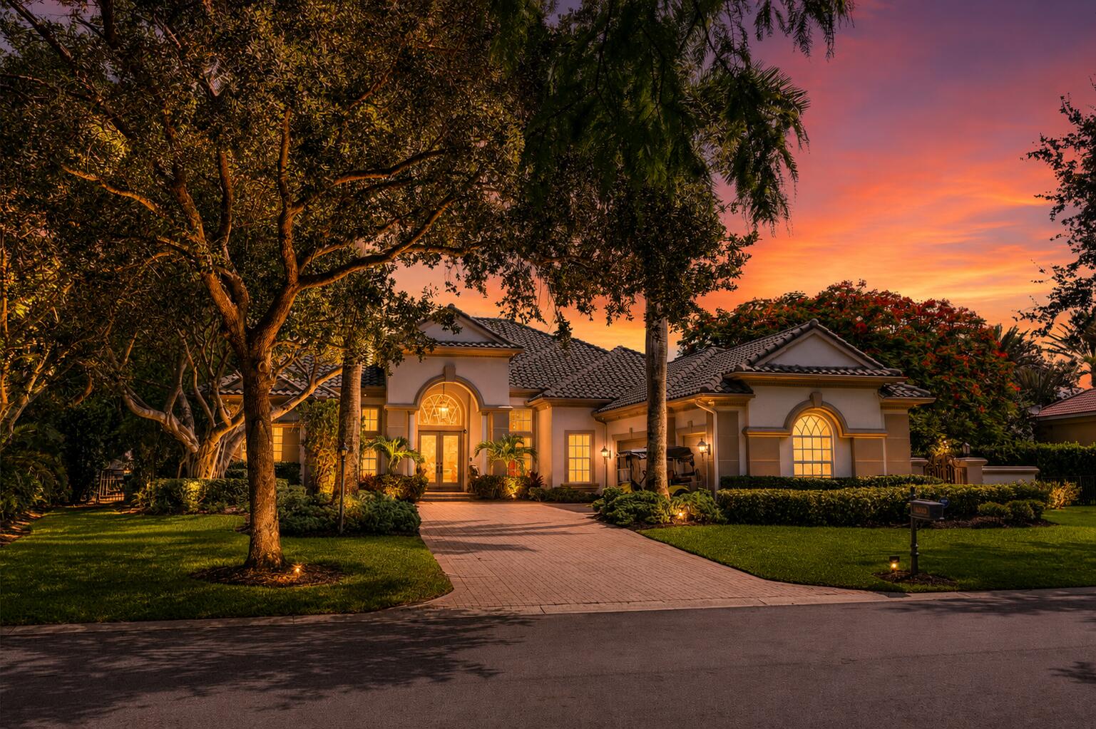 Foto de propiedad en 10253 NW 66th Drive, Parkland, FL 33076 Parkland con MLS# 