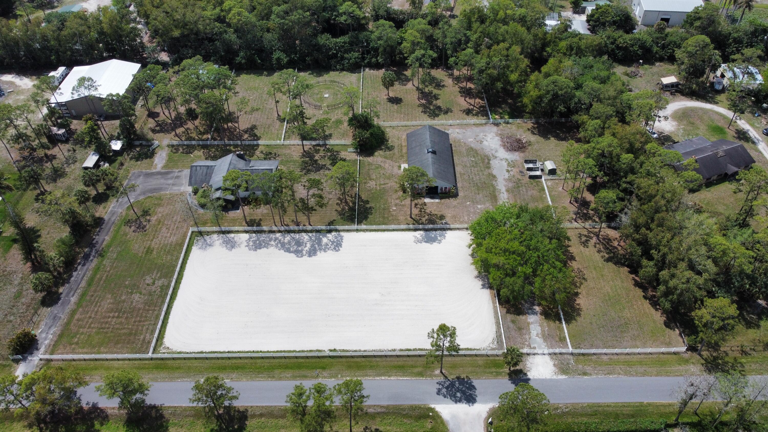 Foto de propiedad en 13346 CASEY Road, Loxahatchee Groves, FL 33470 Loxahatchee Groves con MLS# 