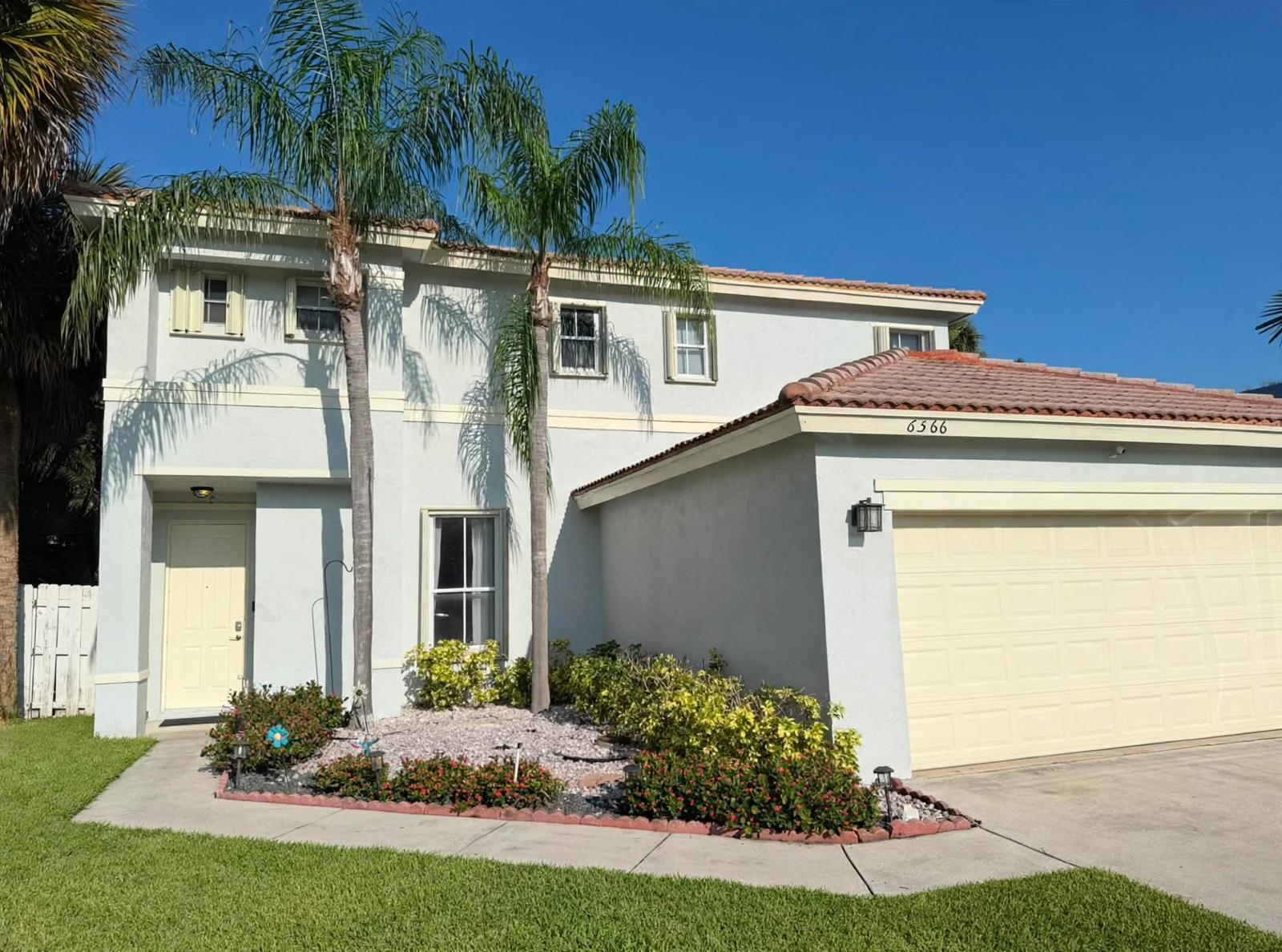Foto de propiedad en 6566 Spring Meadow Drive, Greenacres, FL 33413 Greenacres con MLS# 