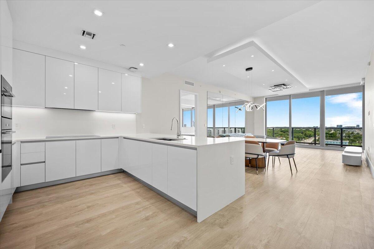 En Renta 220 Lake Shore Drive 917, Lake Park, FL 33403, Lake Park, FL 33403