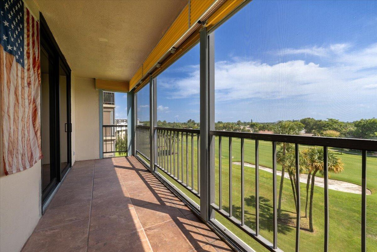 Foto de propiedad en 2430 DEER CREEK COUNTRY CLUB Boulevard 506, Deerfield Beach, FL 33442 Deerfield Beach con MLS# 