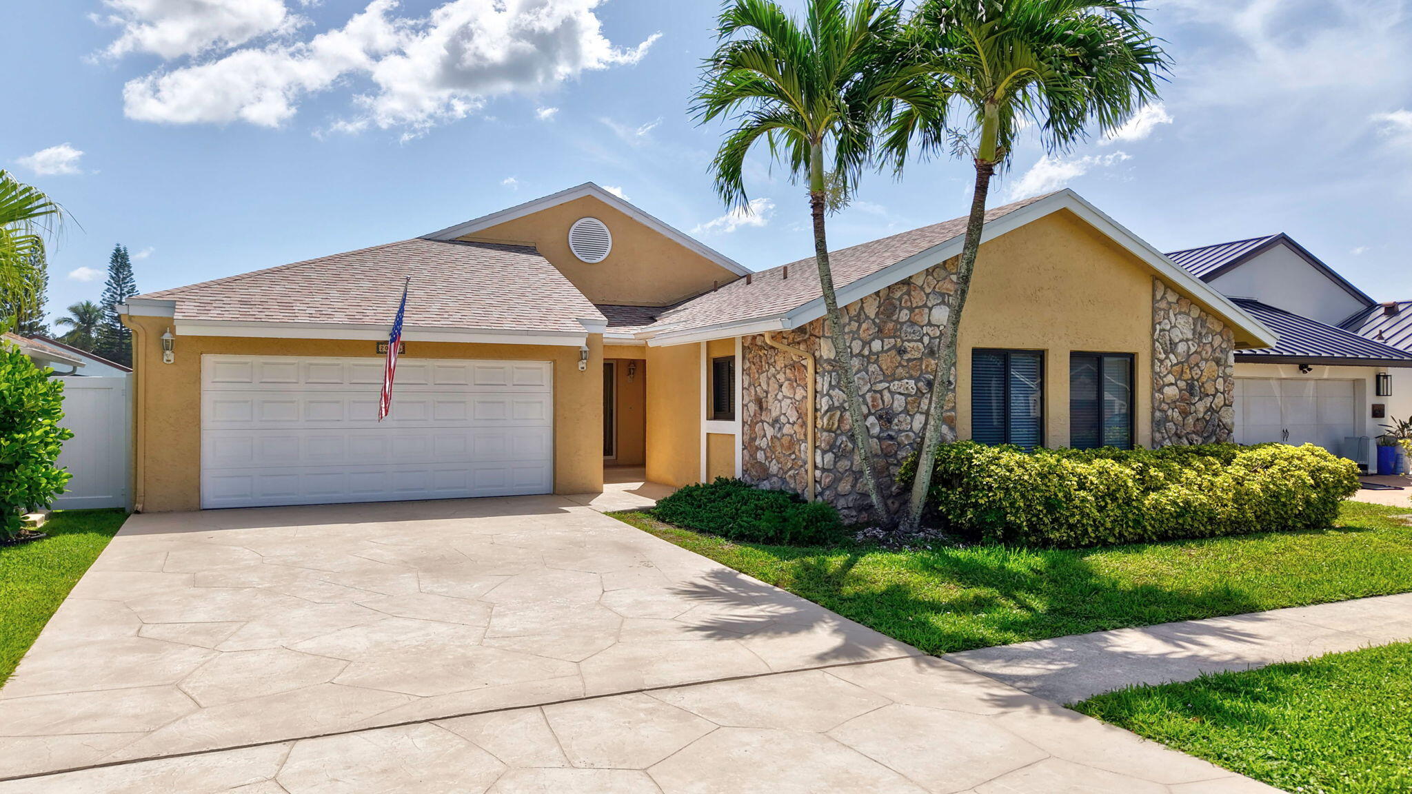 Foto de propiedad en 20986 Rustlewood Avenue, Boca Raton, FL 33428 Boca Raton con MLS# 