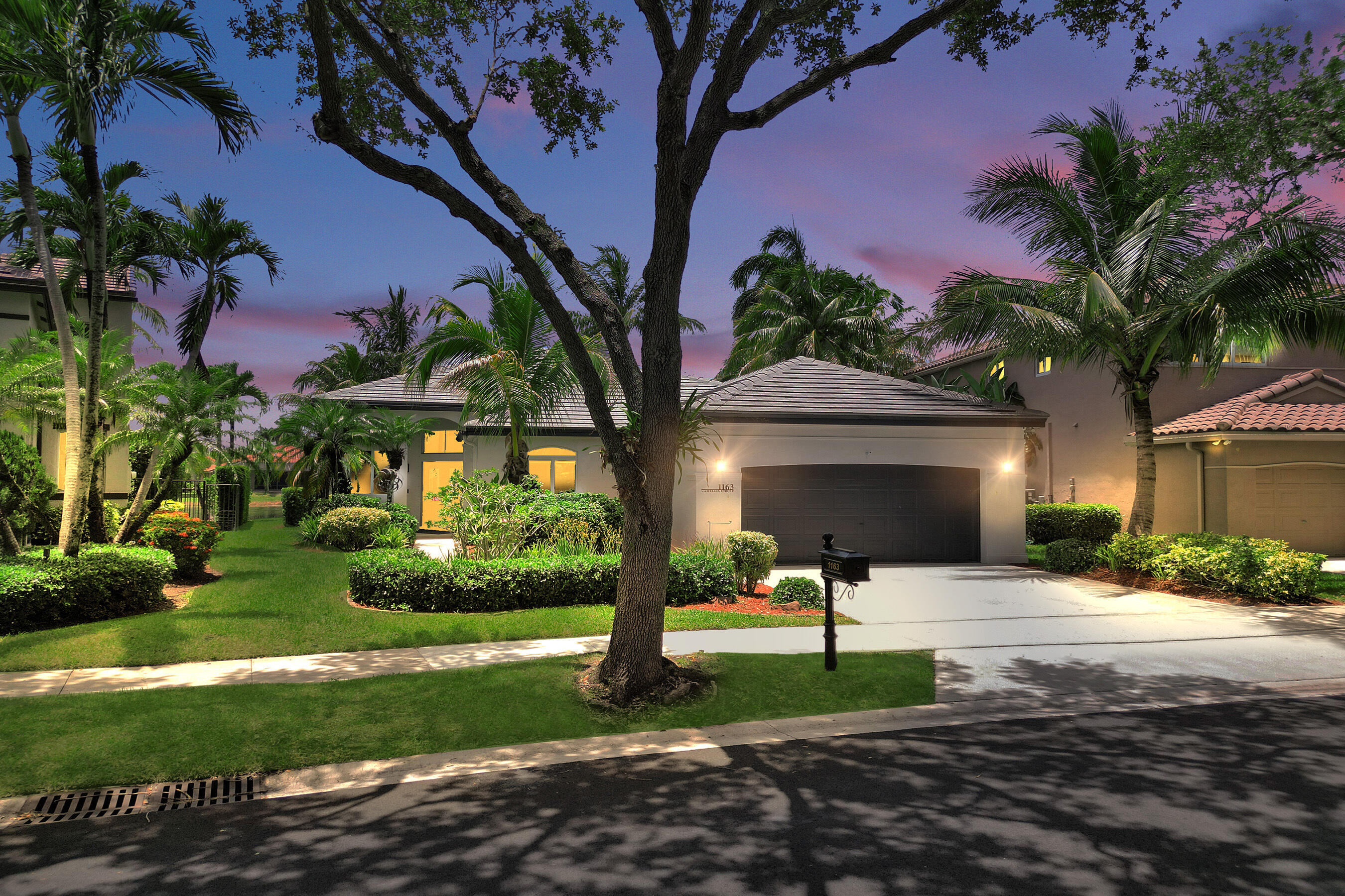 Foto de propiedad en 1163 Camellia Circle, Weston, FL 33326 Weston con MLS# 