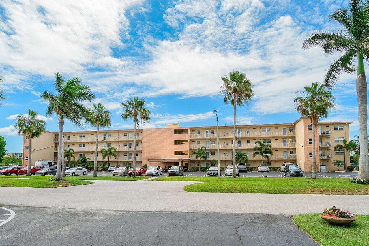 Foto de propiedad en 2615 NE 1st Court 406, Boynton Beach, FL 33435 Boynton Beach con MLS# 
