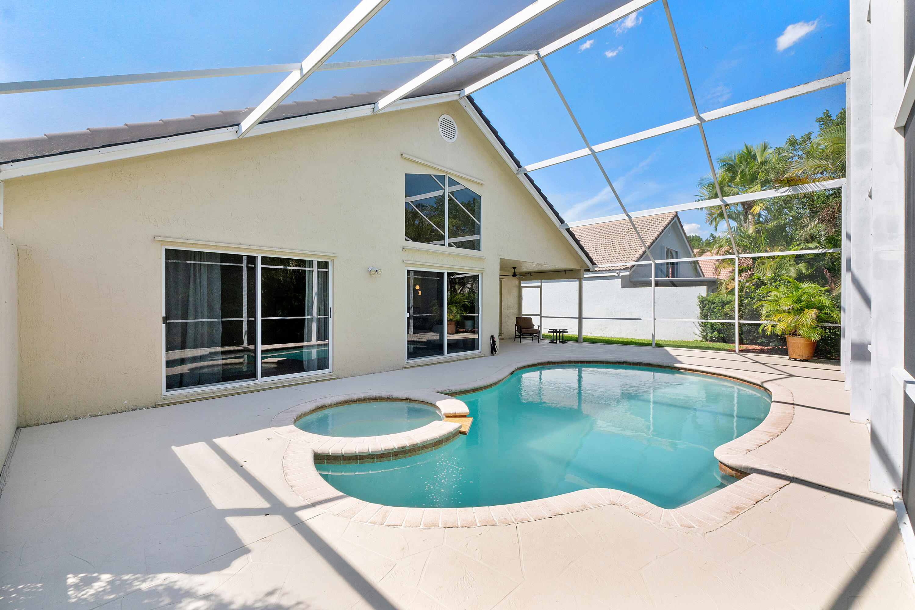 Foto de propiedad en 2016 Island Circle, Weston, FL 33326 Weston con MLS# 