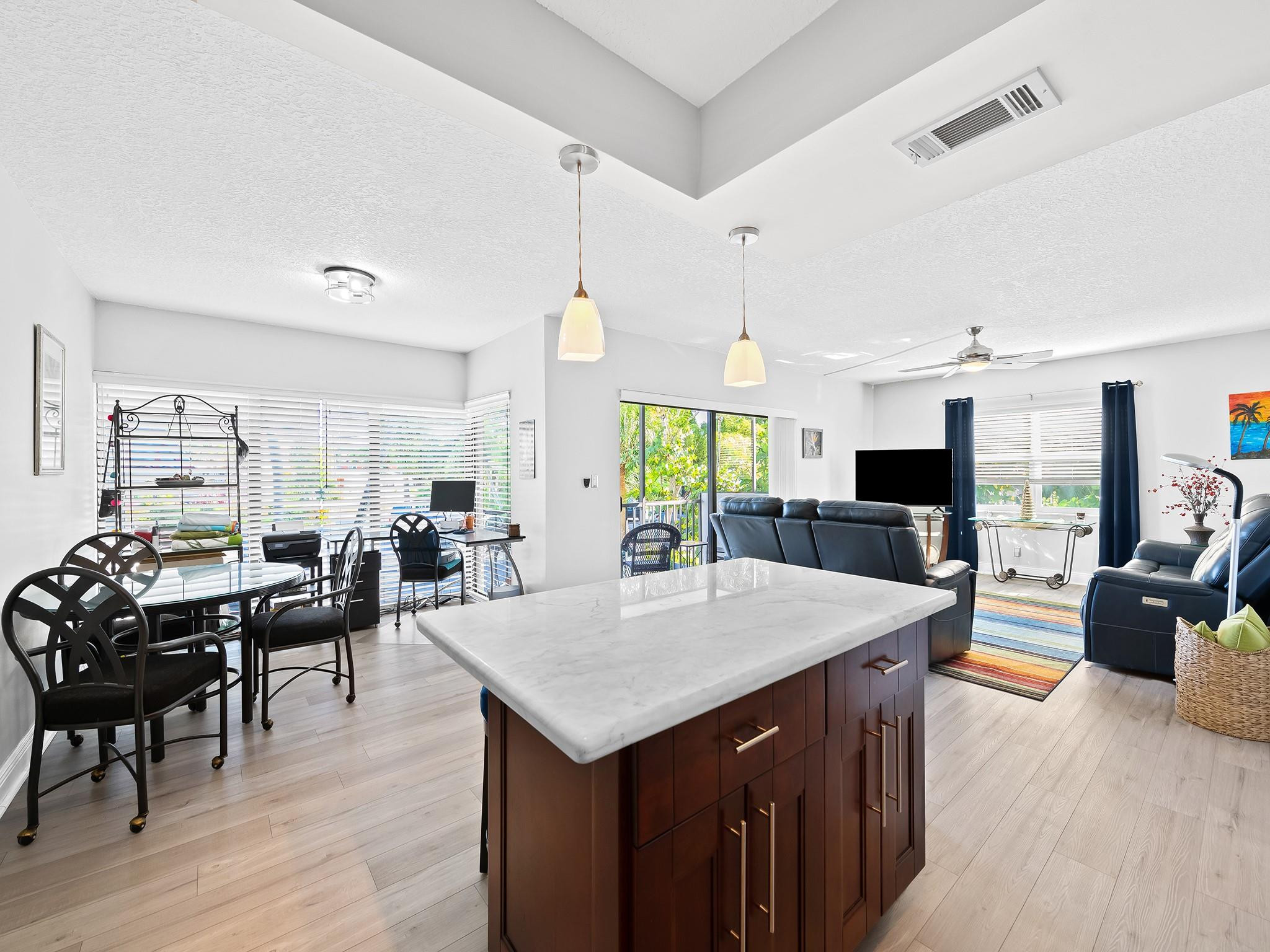 Foto de propiedad en 1839 Middle River Drive 105, Fort Lauderdale, FL 33305 Fort Lauderdale con MLS# 