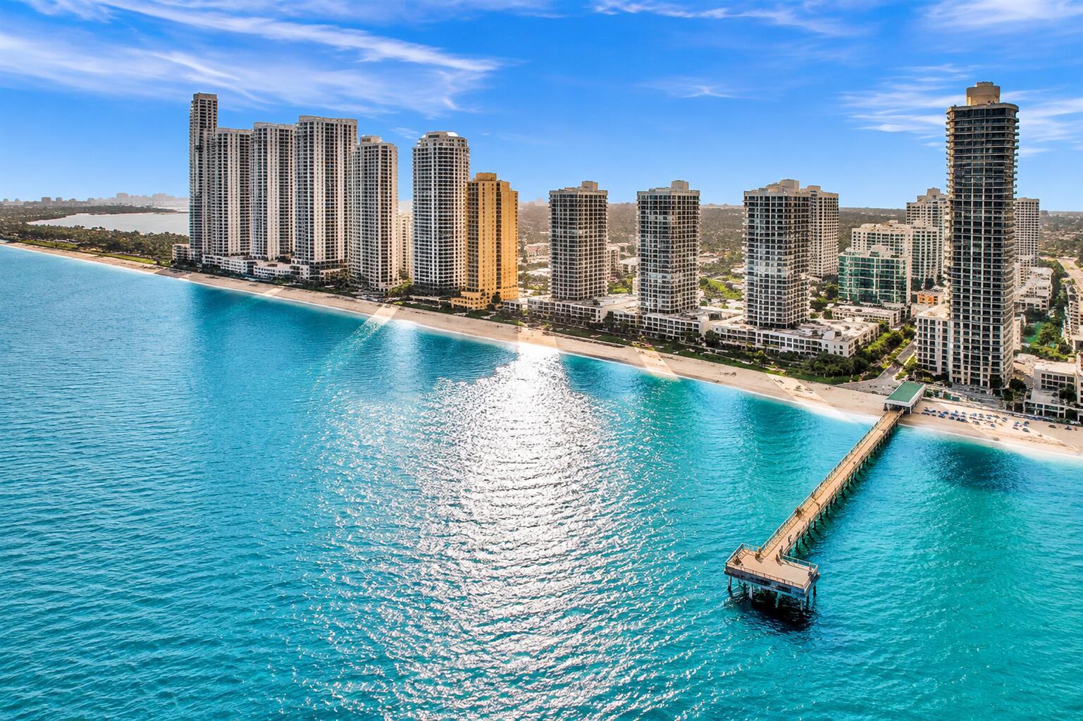 Foto de propiedad en 16425 Collins Avenue 818, Sunny Isles Beach, FL 33160 Sunny Isles Beach con MLS# 
