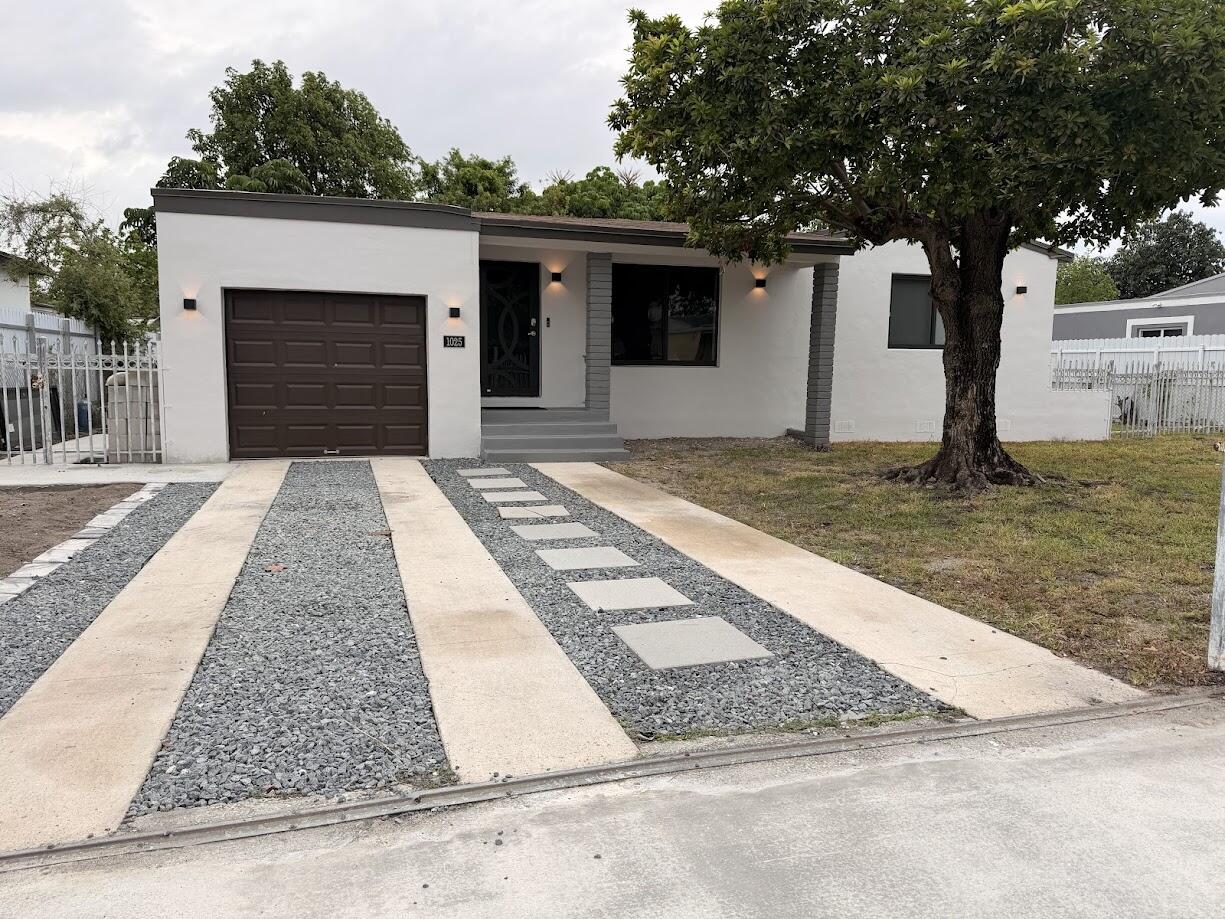 En Renta 1025 NW 148TH Street 2, Miami, FL 33168, Miami, FL 33168