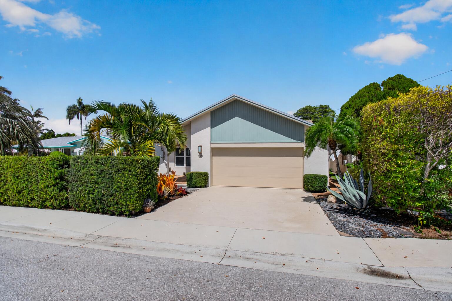En Venta 1315 N Lakeside Drive, Lake Worth Beach, FL 33460, Lake Worth Beach, FL 33460