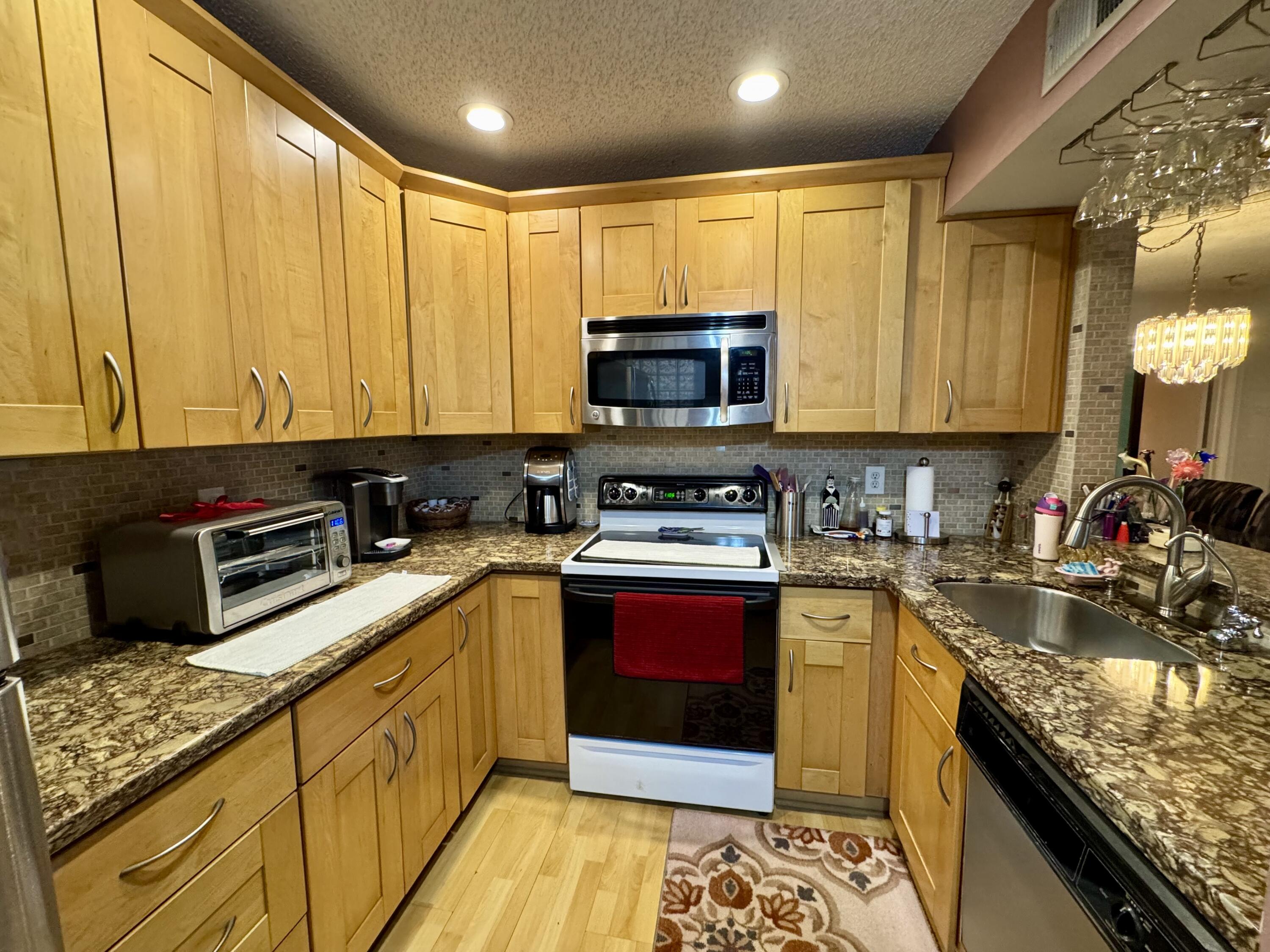 Foto de propiedad en 10791 NW 14th Street 300, Plantation, FL 33322 Plantation con MLS# 