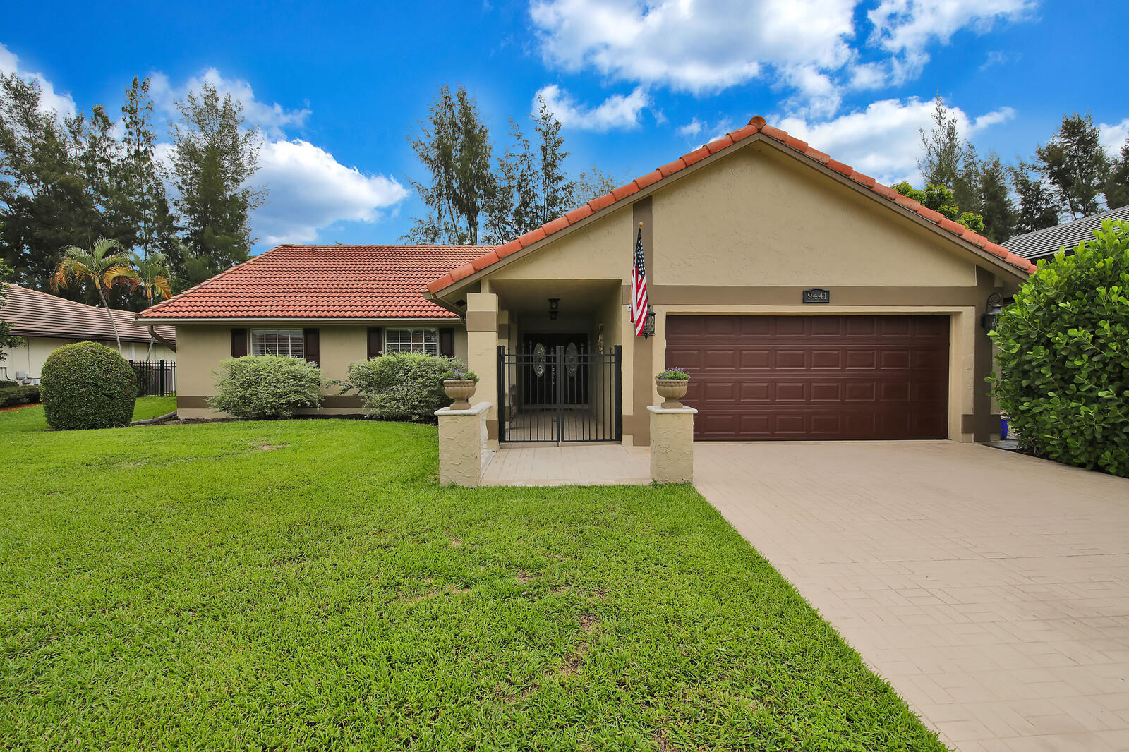 Foto de propiedad en 9441 OLD PINE Road, Boca Raton, FL 33428 Boca Raton con MLS# 