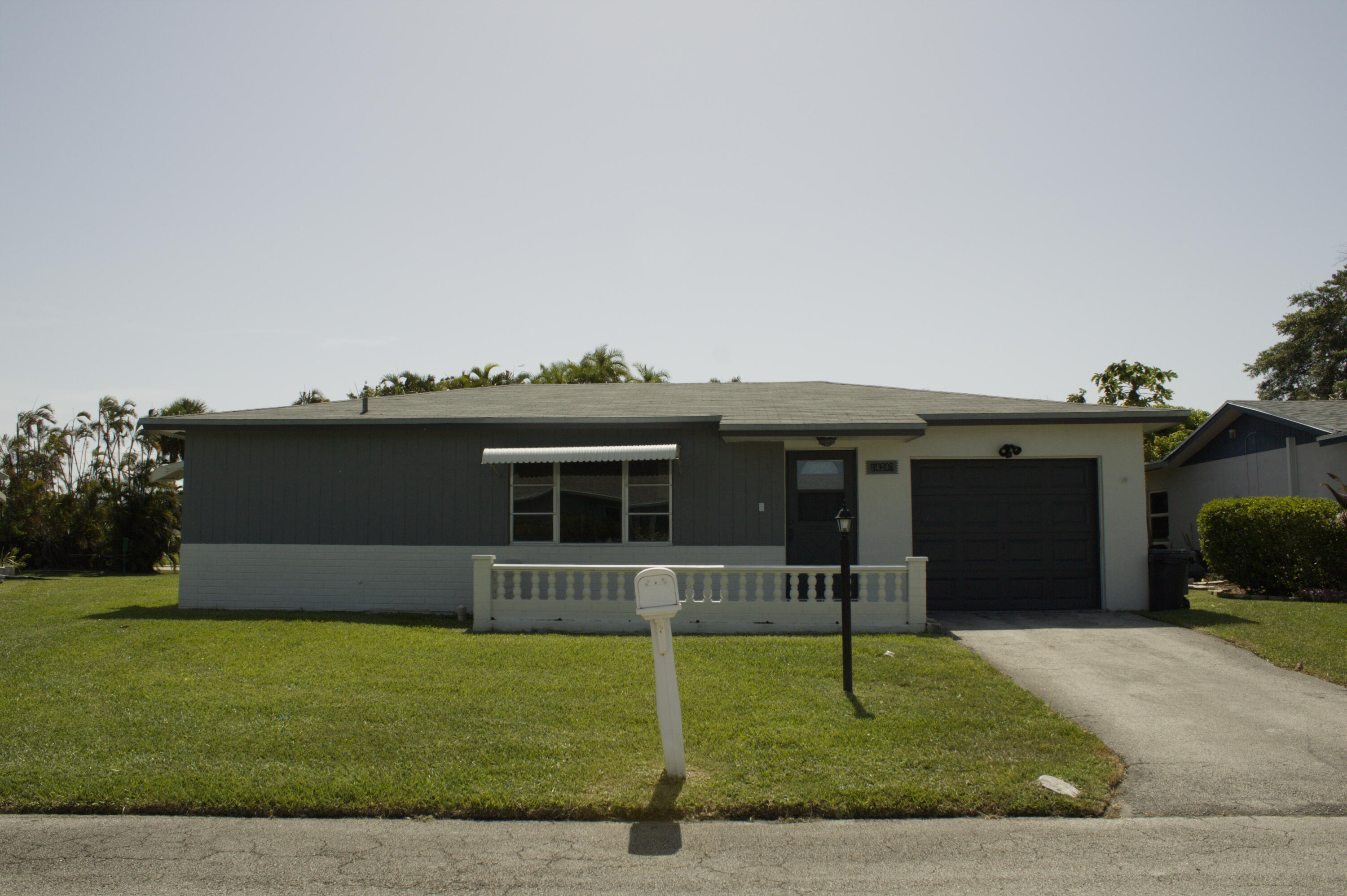 Foto de propiedad en 14243 EL CLAVEL Way, Delray Beach, FL 33484 Delray Beach con MLS# 