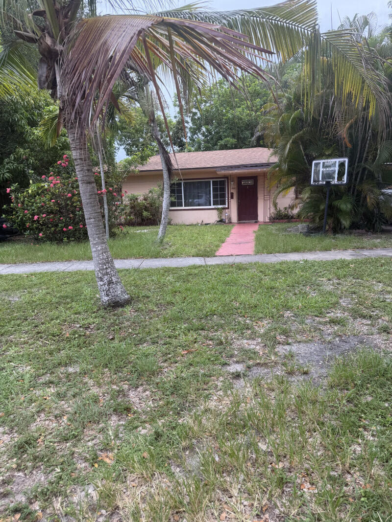 Foto de propiedad en 15100 NE 13th Avenue, North Miami Beach, FL 33162 North Miami Beach con MLS# 