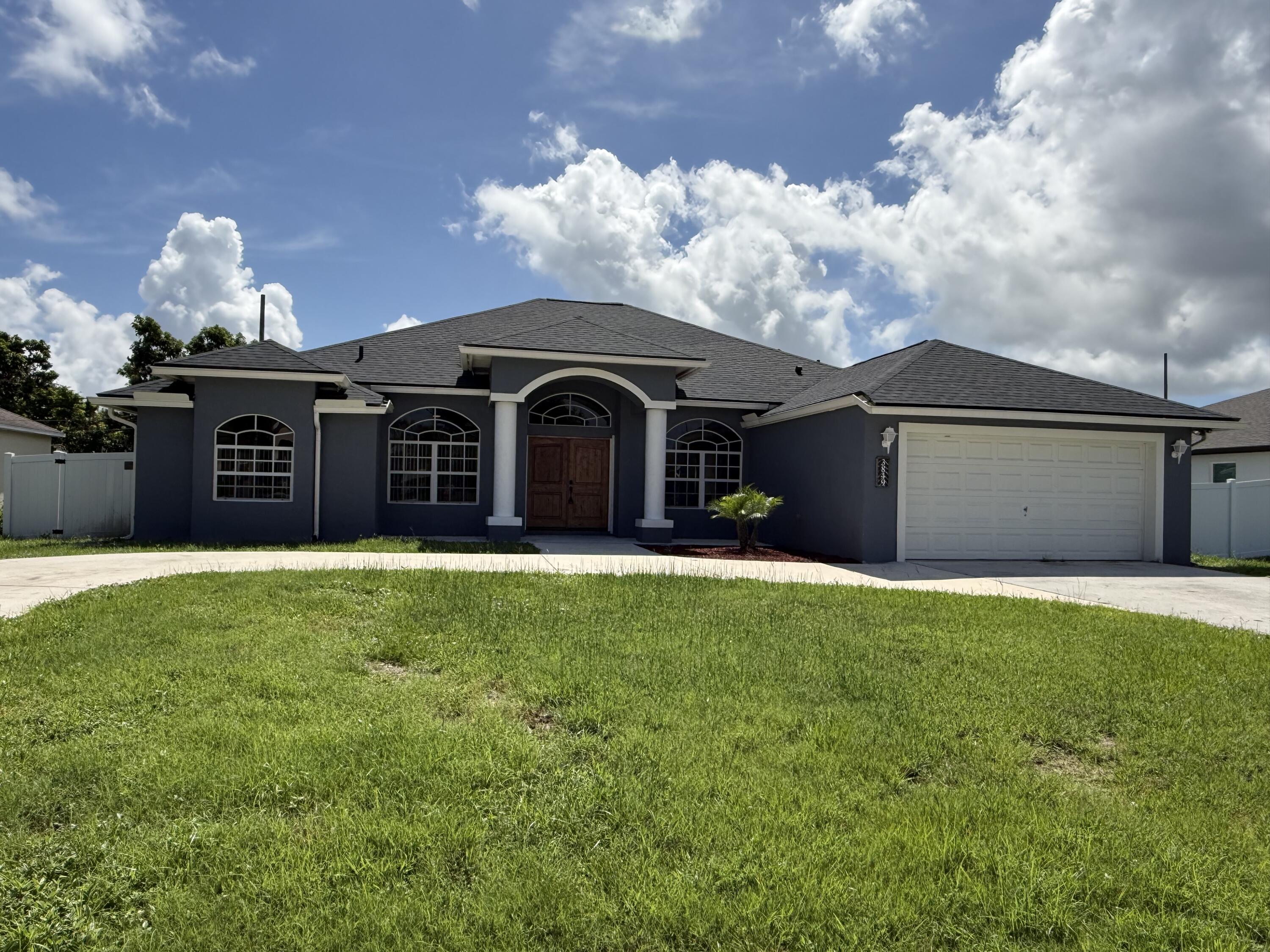 Foto de propiedad en 3849 SW Mckim Street, Port St. Lucie, FL 34953 Port St. Lucie con MLS# 