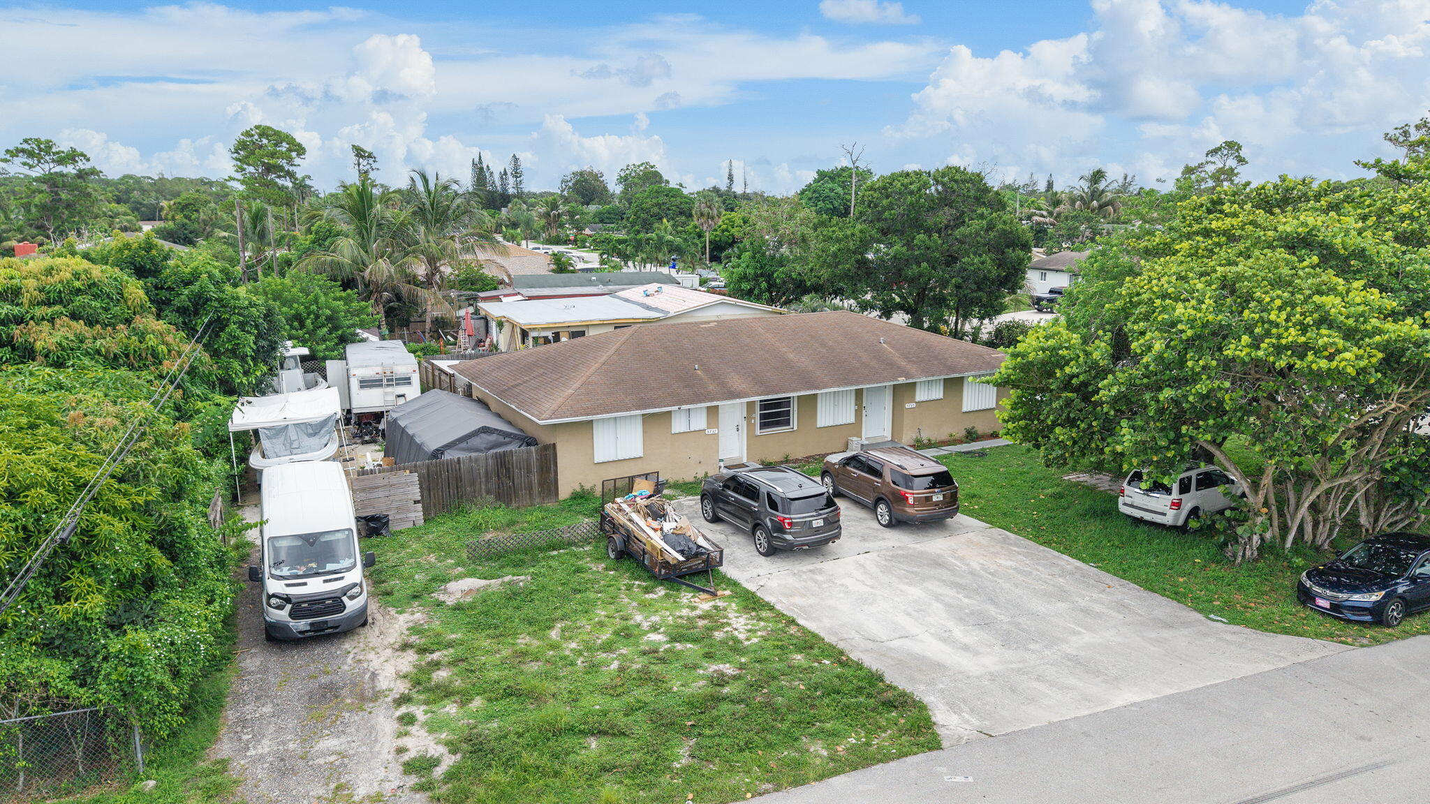 Foto de propiedad en 5735 Kumquat Road, West Palm Beach, FL 33413 West Palm Beach con MLS# 