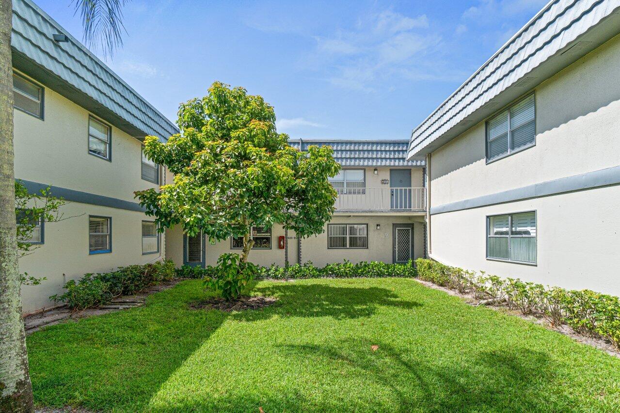 Foto de propiedad en 690 BRITTANY O, Delray Beach, FL 33446 Delray Beach con MLS# 