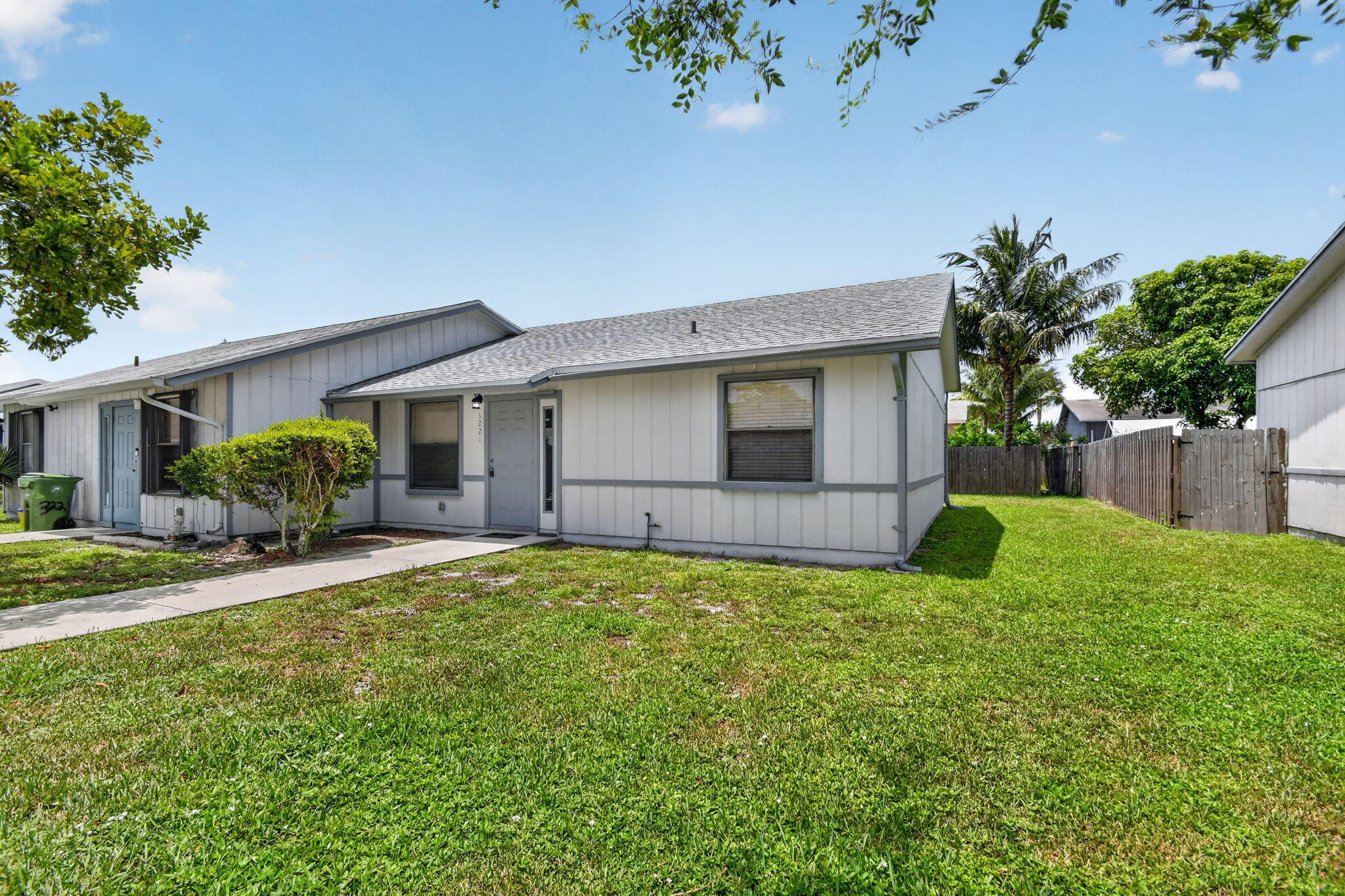 Vendido 3221 FOXRIDGE Court, Palm Springs, FL 33461, Palm Springs, FL 33461