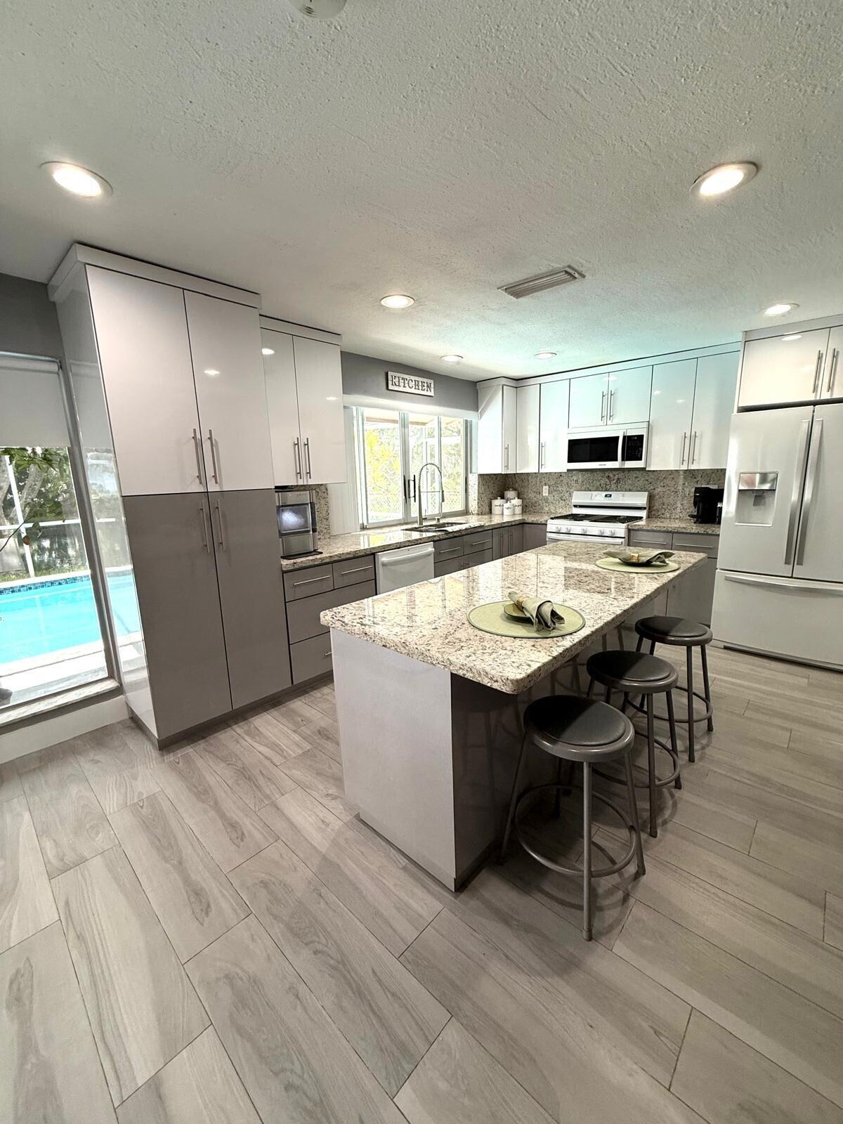 Foto de propiedad en 9340 NW 21ST Manor, Sunrise, FL 33322 Sunrise con MLS# 