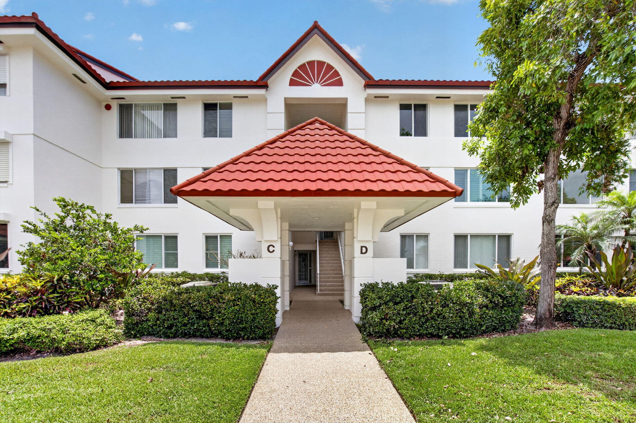 Foto de propiedad en 104 HALF MOON Circle D2, Hypoluxo, FL 33462 Hypoluxo con MLS# 
