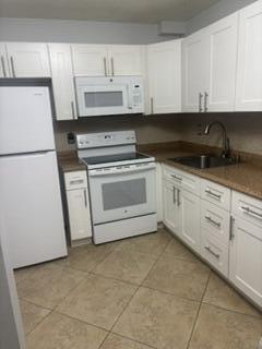 Foto de propiedad en 600 VILLAGE GREEN Court 220, Palm Springs, FL 33461 Palm Springs con MLS# 