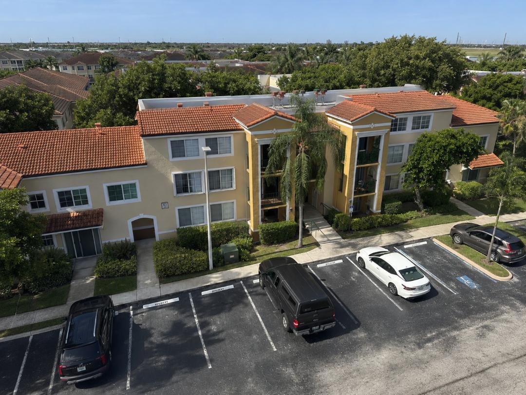 En Renta 103 Yacht Club Way 208, Hypoluxo, FL 33462, Hypoluxo, FL 33462