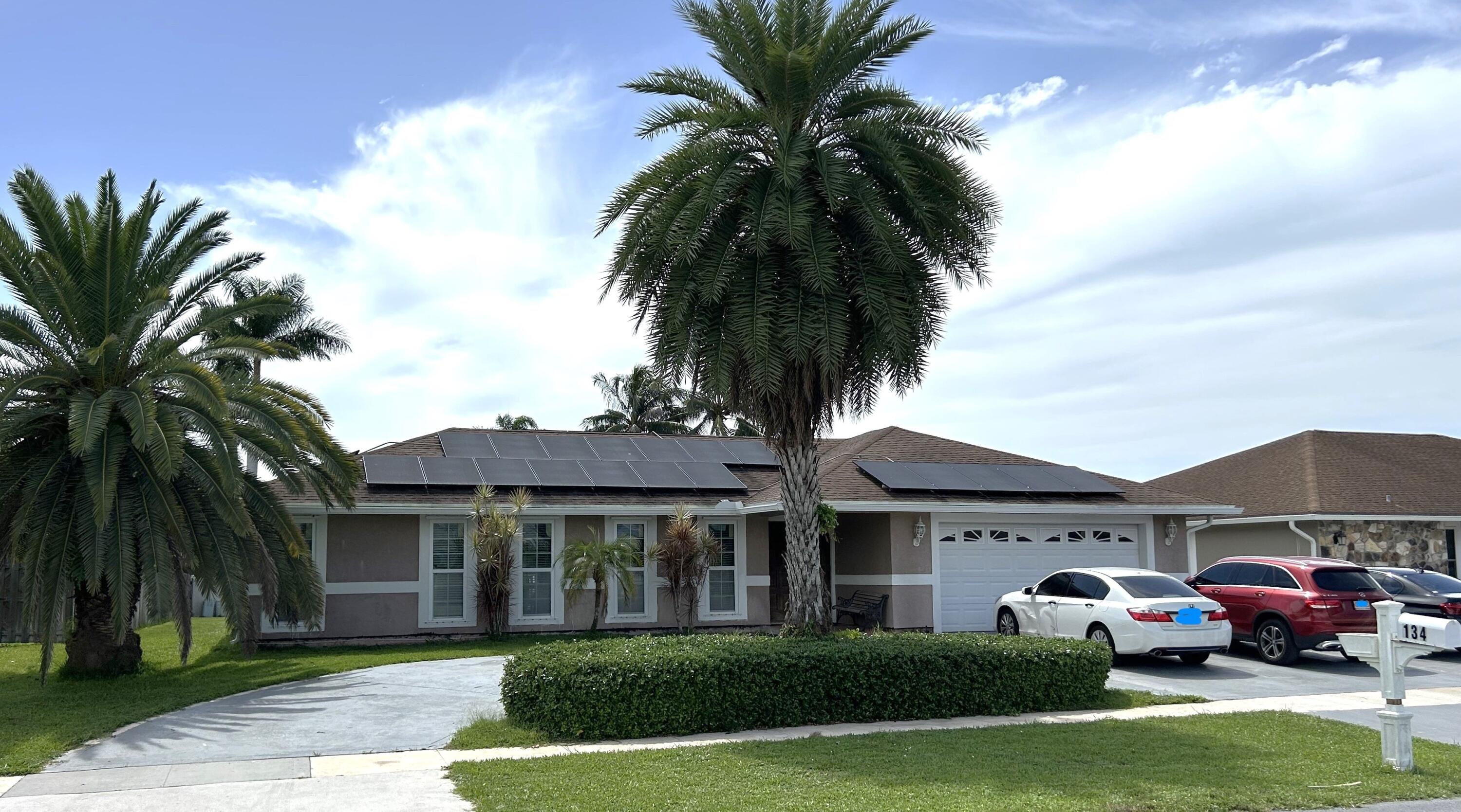Foto de propiedad en 134 Galiano Street, Royal Palm Beach, FL 33411 Royal Palm Beach con MLS# 