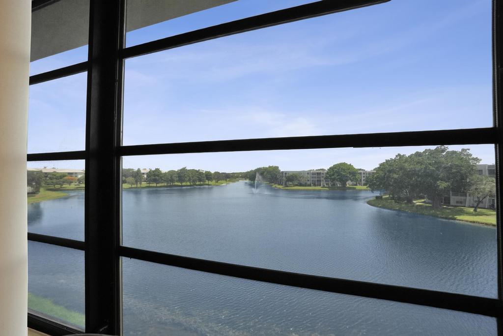 Foto de propiedad en 1524 Whitehall Drive 406, Davie, FL 33324 Davie con MLS# 