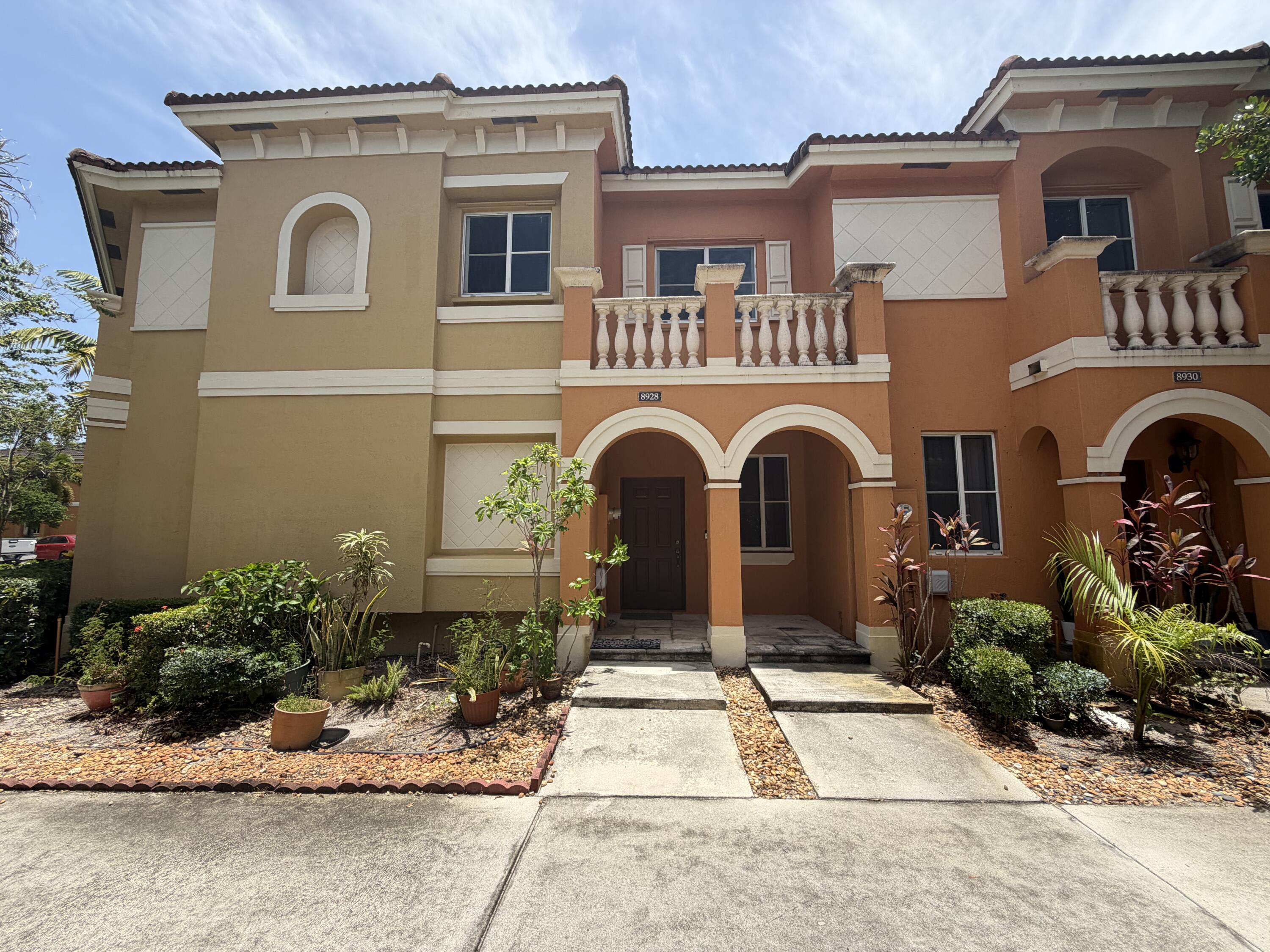 Foto de propiedad en 8928 SW 18TH Street, Miramar, FL 33025 Miramar con MLS# 