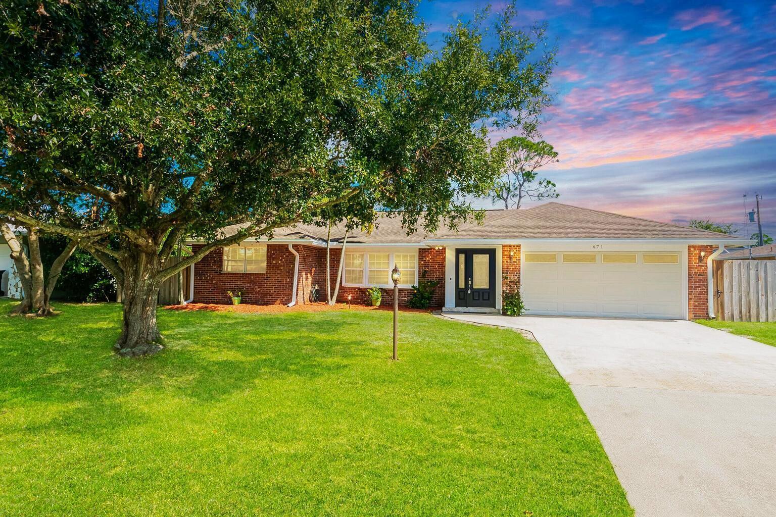 Foto de propiedad en 471 SE Lamon Lane, Port St. Lucie, FL 34983 Port St. Lucie con MLS# 