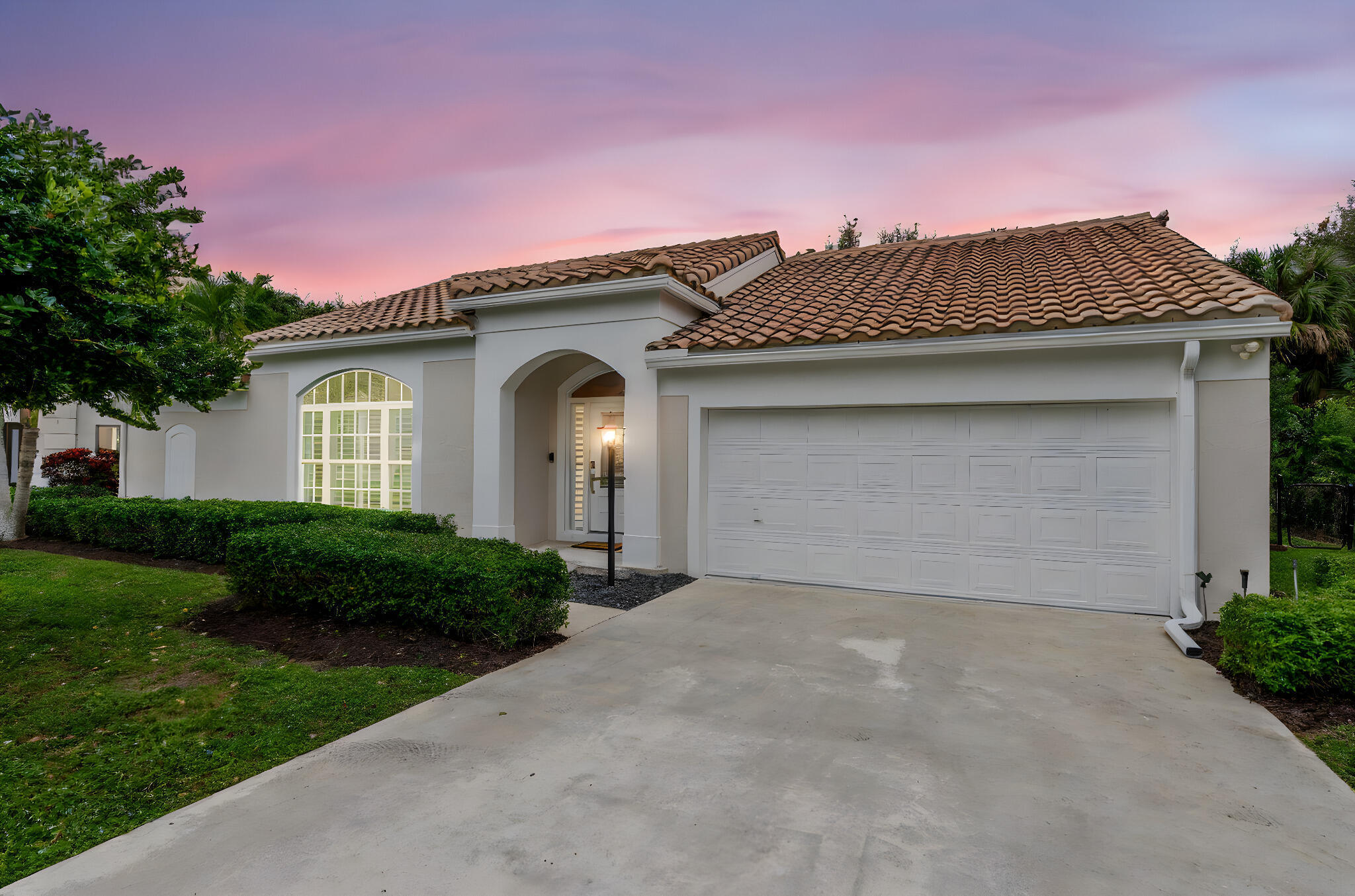 Foto de propiedad en 10223 Hunt Club Lane, Palm Beach Gardens, FL 33418 Palm Beach Gardens con MLS# 