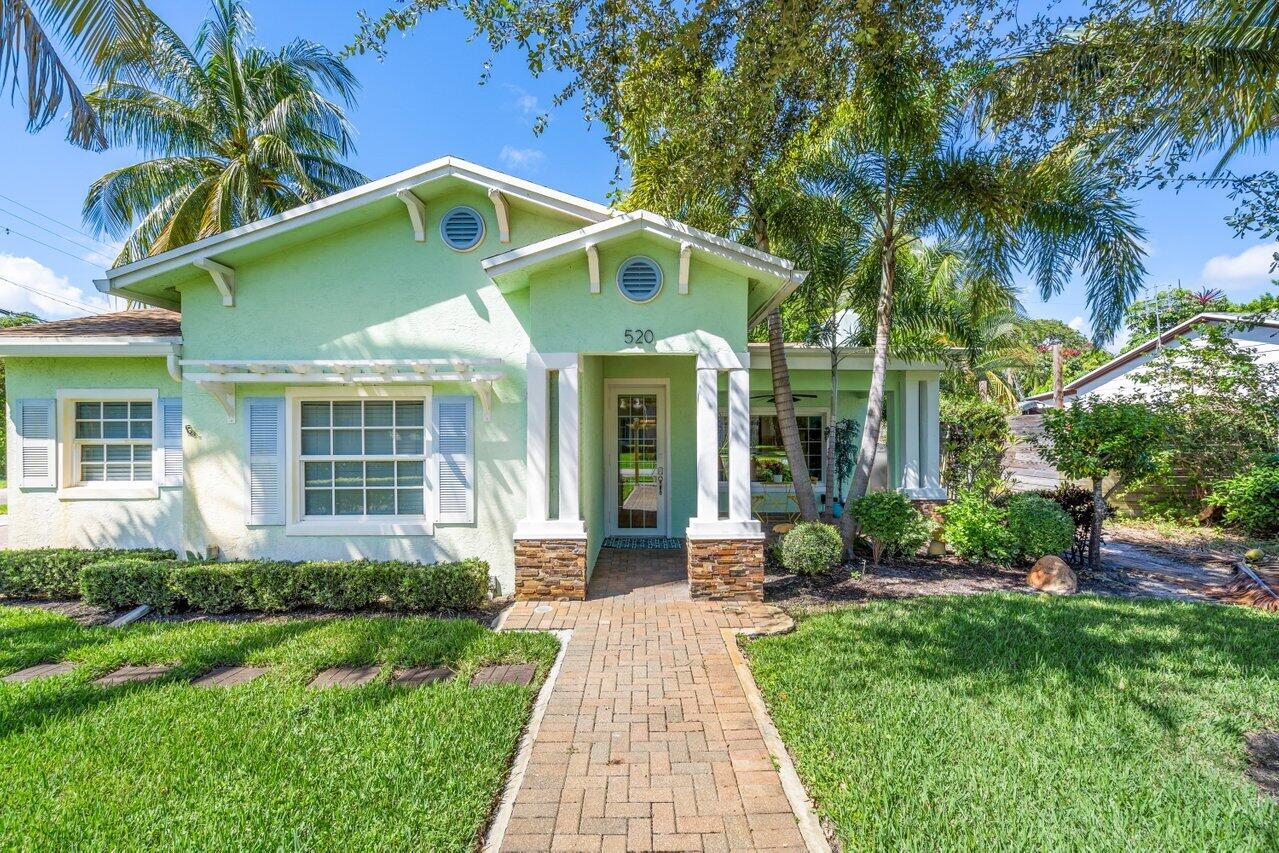 Foto de propiedad en 520 NE 3RD Avenue, Delray Beach, FL 33444 Delray Beach con MLS# 