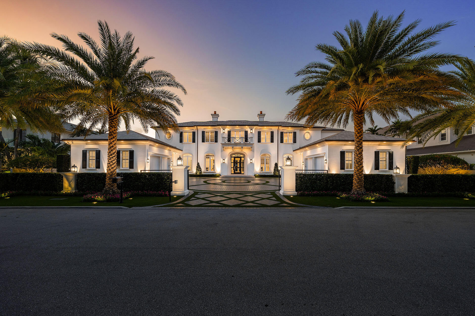 Foto de propiedad en 215 W Key Palm Road, Boca Raton, FL 33432 Boca Raton con MLS# 
