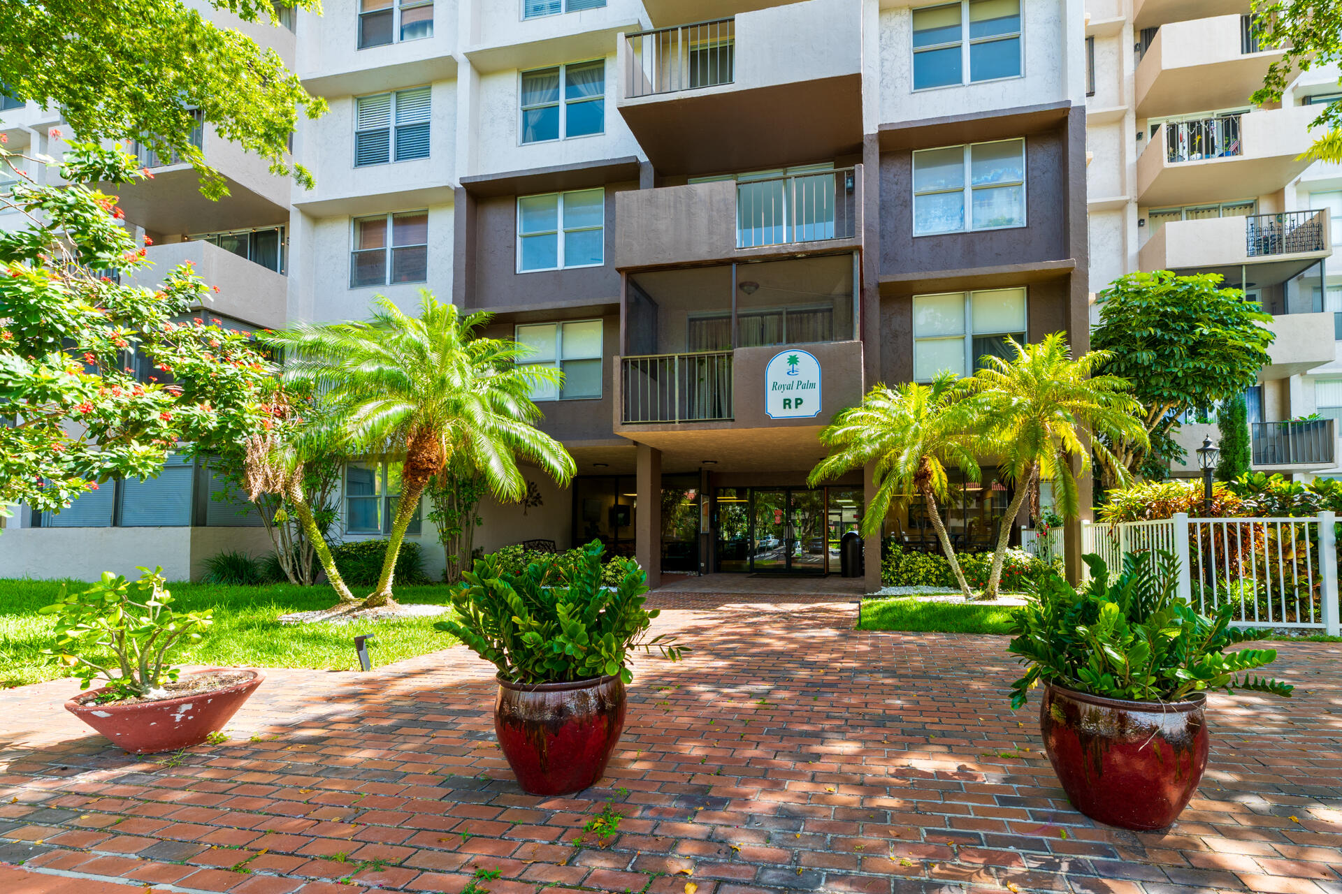 En Venta 777 S Federal Highway RP906, Pompano Beach, FL 33062, Pompano Beach, FL 33062