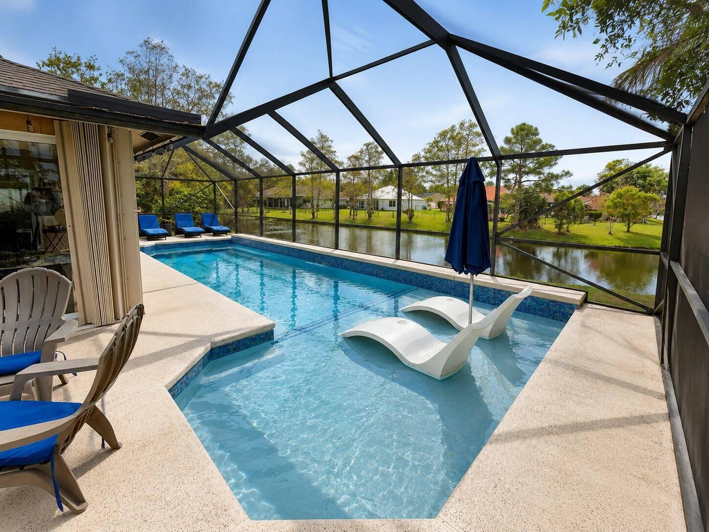 Pool remodeled in 2024! Salt with a sunshelf!