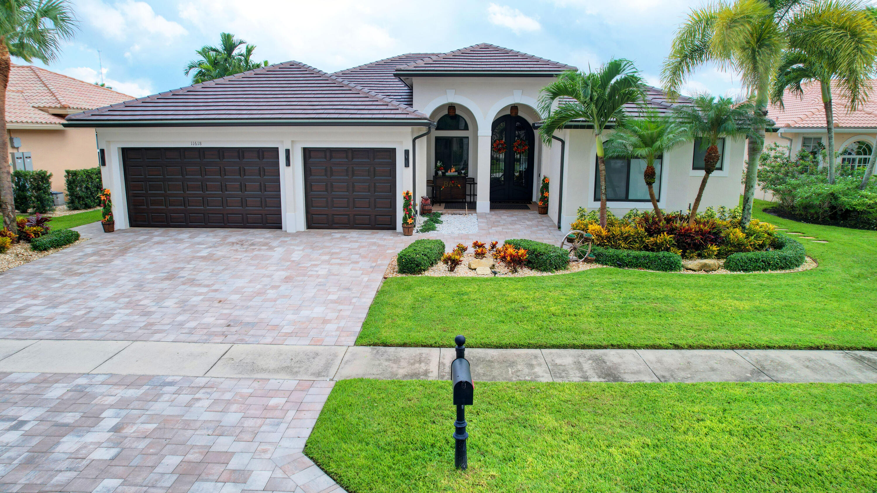 Foto de propiedad en 11618 MANATEE BAY Lane, Wellington, FL 33449 Wellington con MLS# 