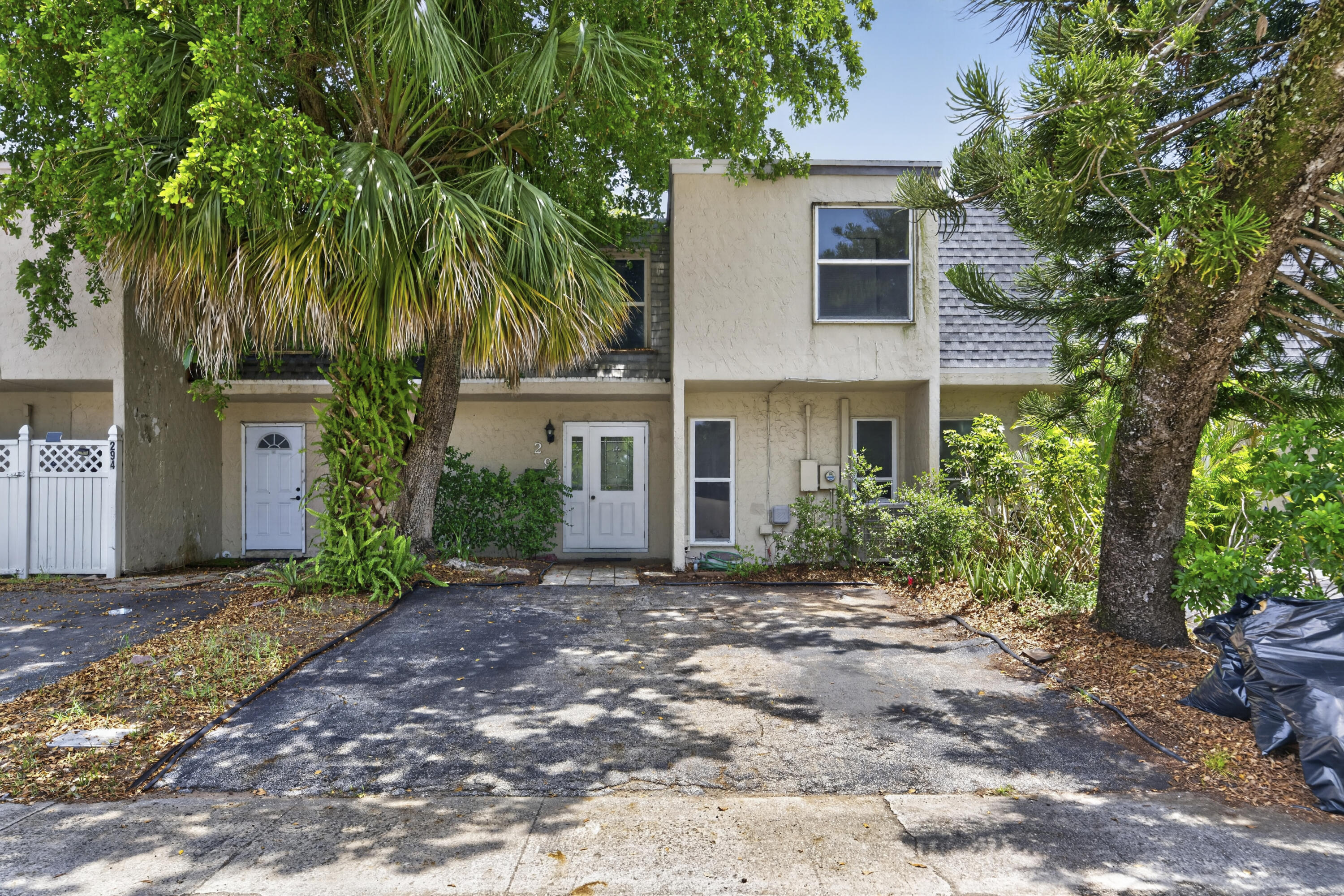 Foto de propiedad en 292 SUNSHINE Drive 292, Coconut Creek, FL 33066 Coconut Creek con MLS# 