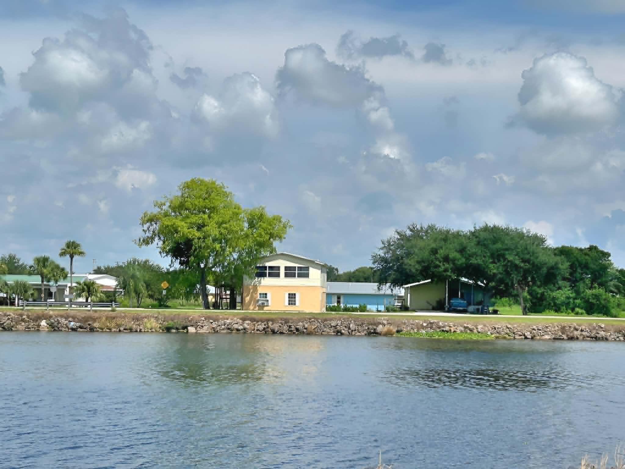 En Renta 901 THATCHER Boulevard A, Moore Haven, FL 33471, Moore Haven, FL 33471